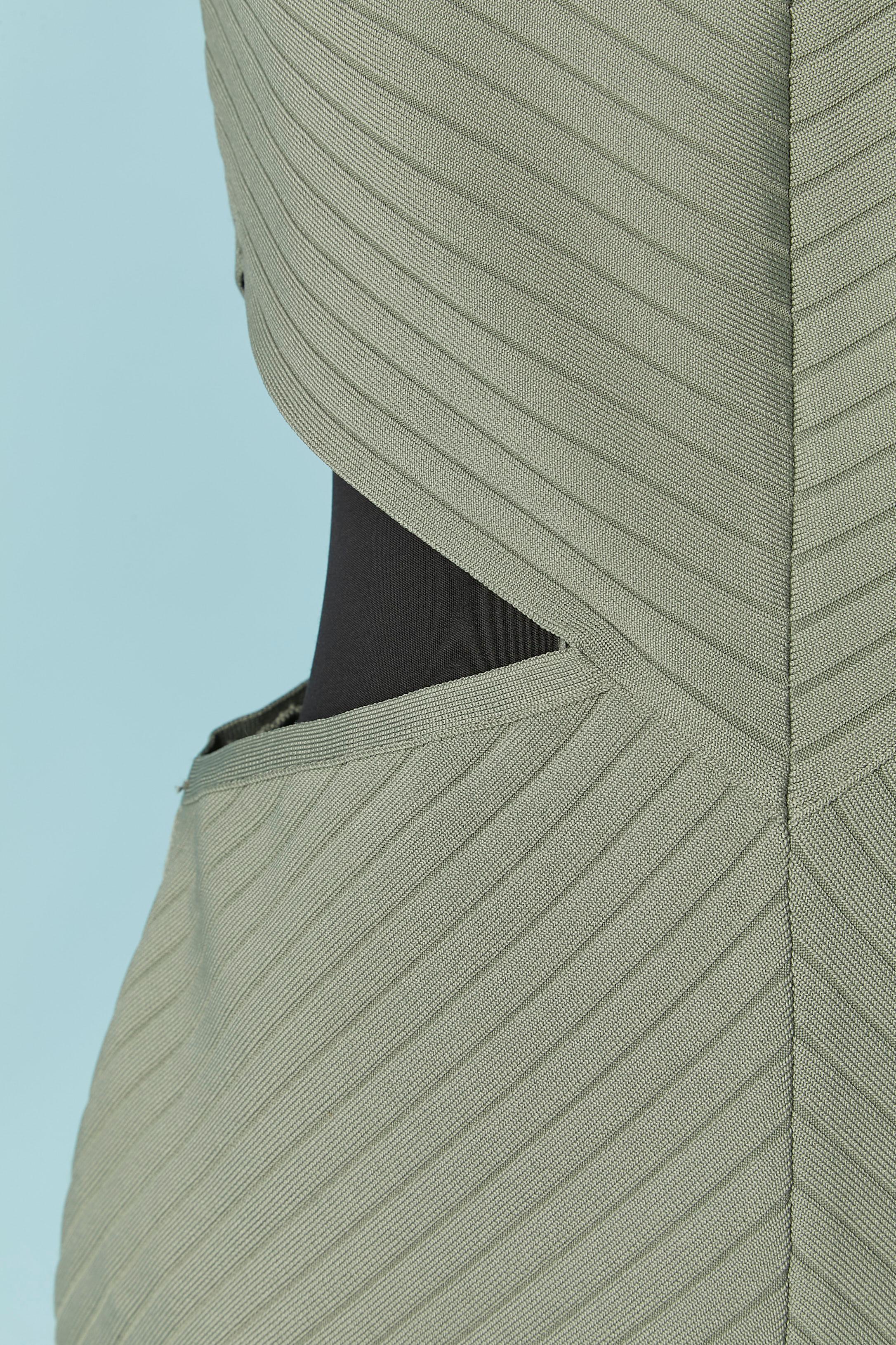 Vestido verde caqui sin mangas con corte PLEIN SUD Nuevo Gris en venta
