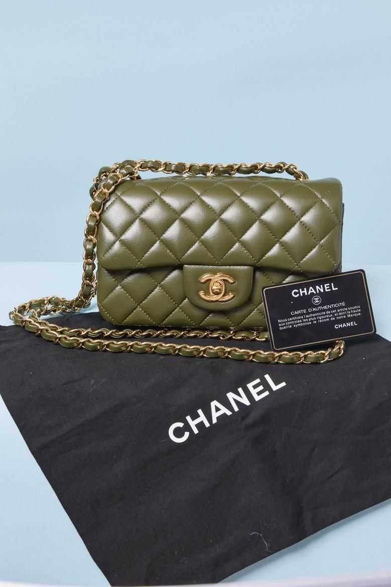 Noir Kaki cuir mini sac Timeless CHANEL en vente