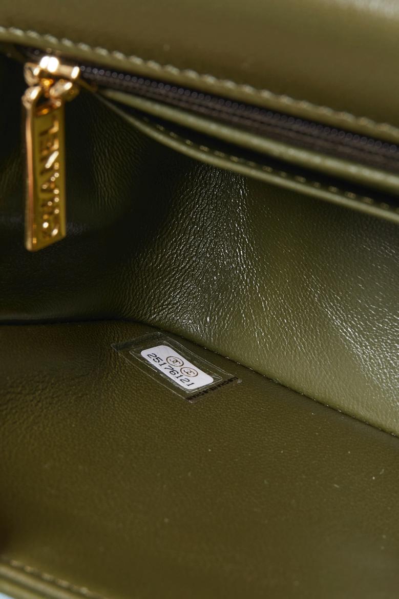 Kaki cuir mini sac Timeless CHANEL en vente 1