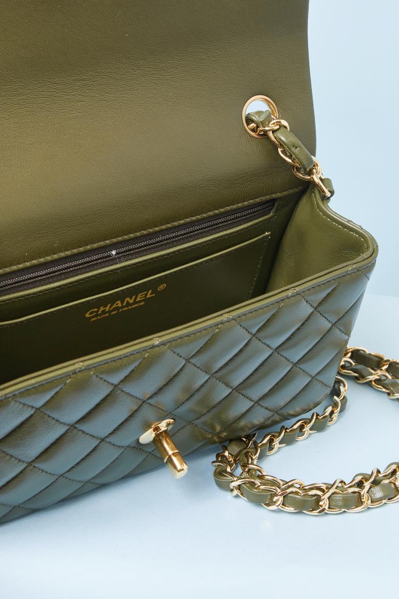 Kaki cuir mini sac Timeless CHANEL en vente 2