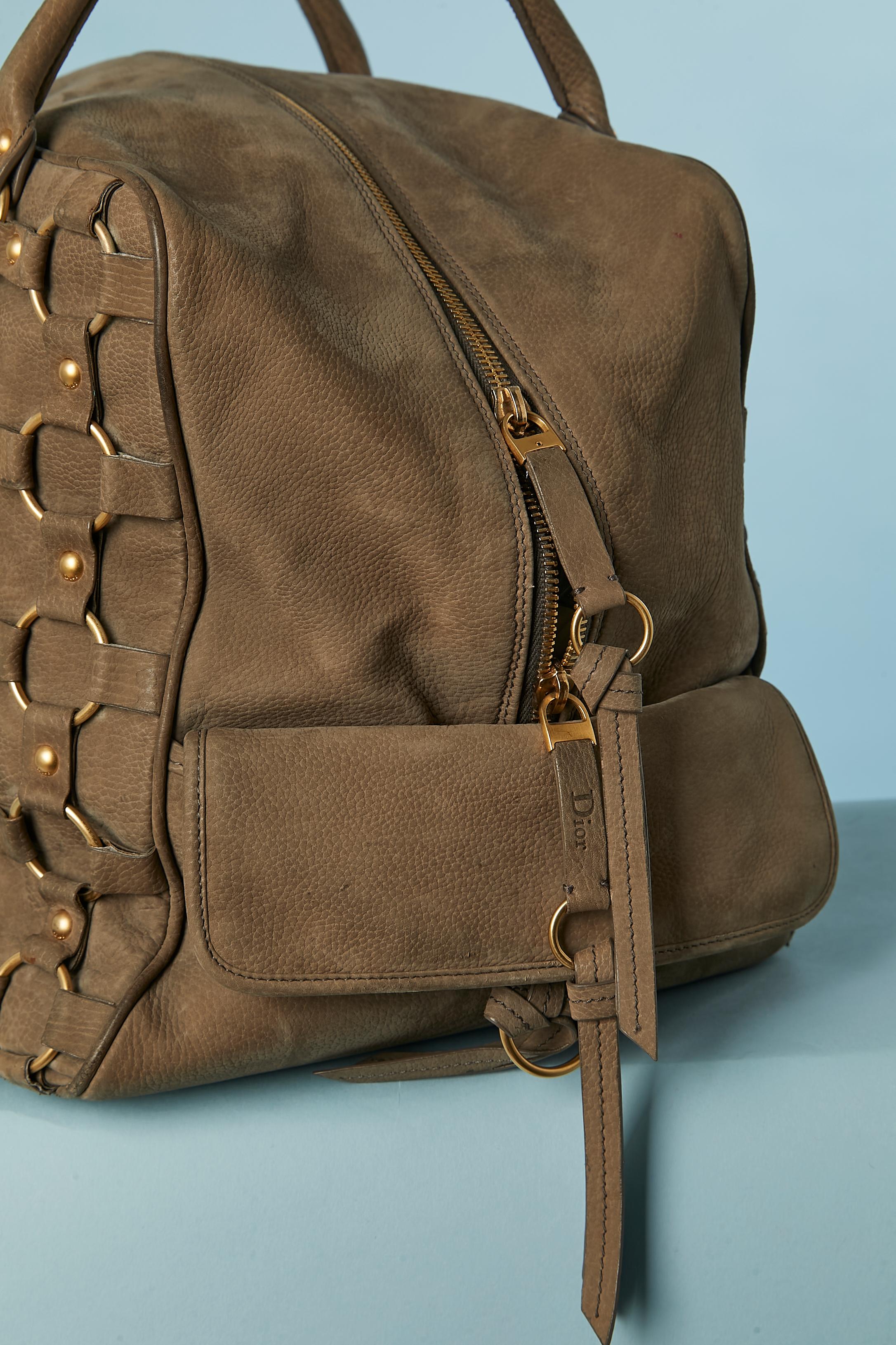 Marron Sac à main en daim kaki avec anneaux Christian Dior Numéroté en vente