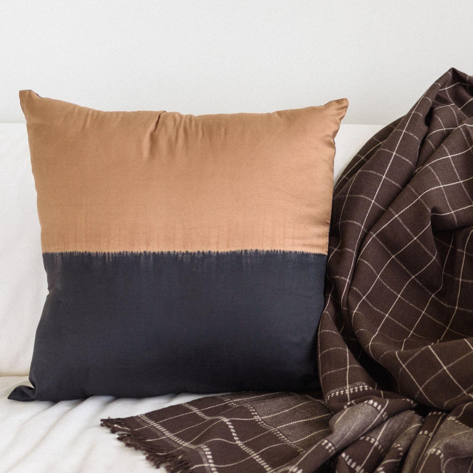 Kala Black & Gold Color Block Mulberry Silk Pillow For Sale 3