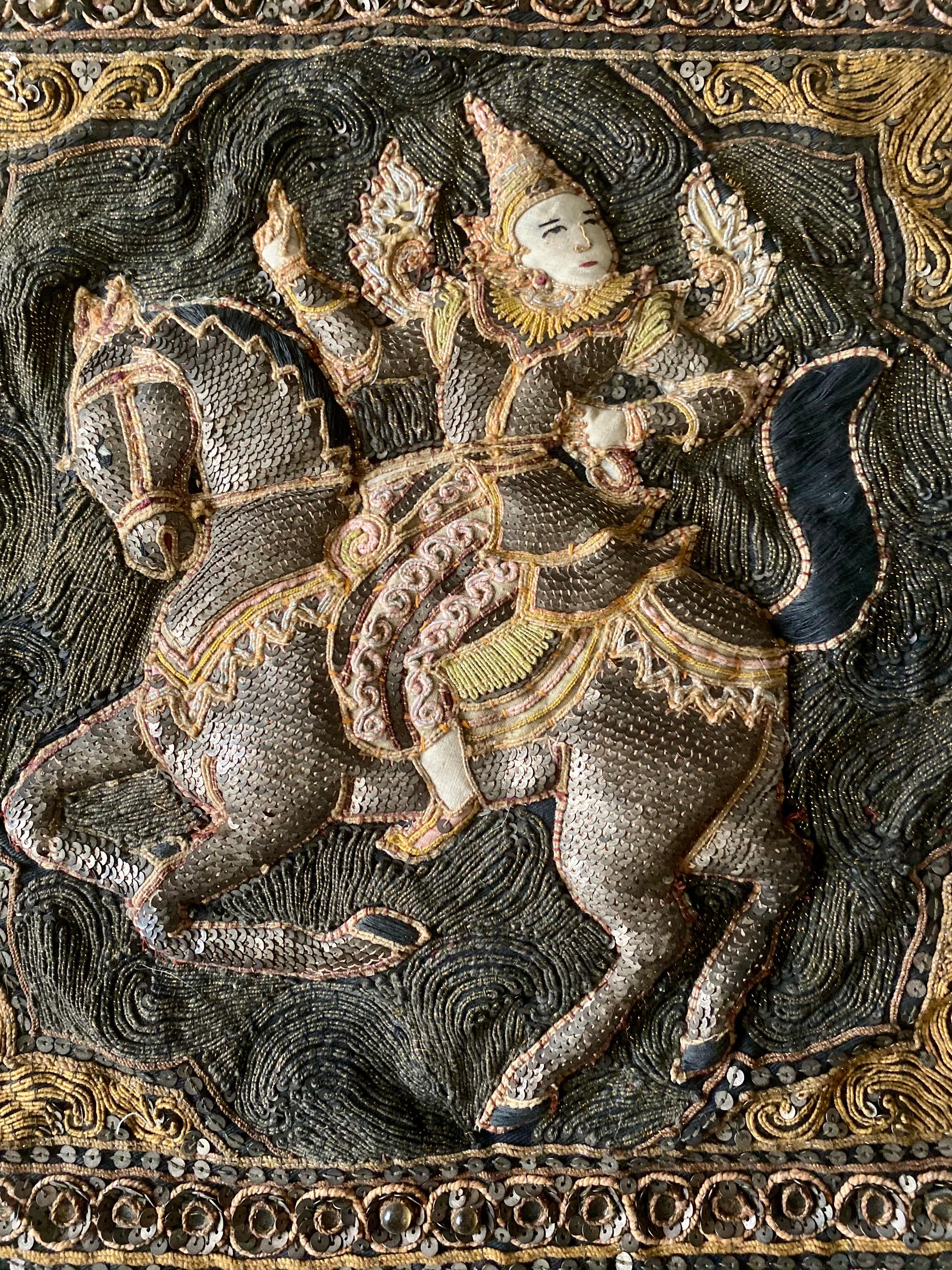 Tapiz birmano Kalaga - Jinete a caballo - 19º - Birmania Myanmar Asia en Bueno estado para la venta en Beuzevillette, FR
