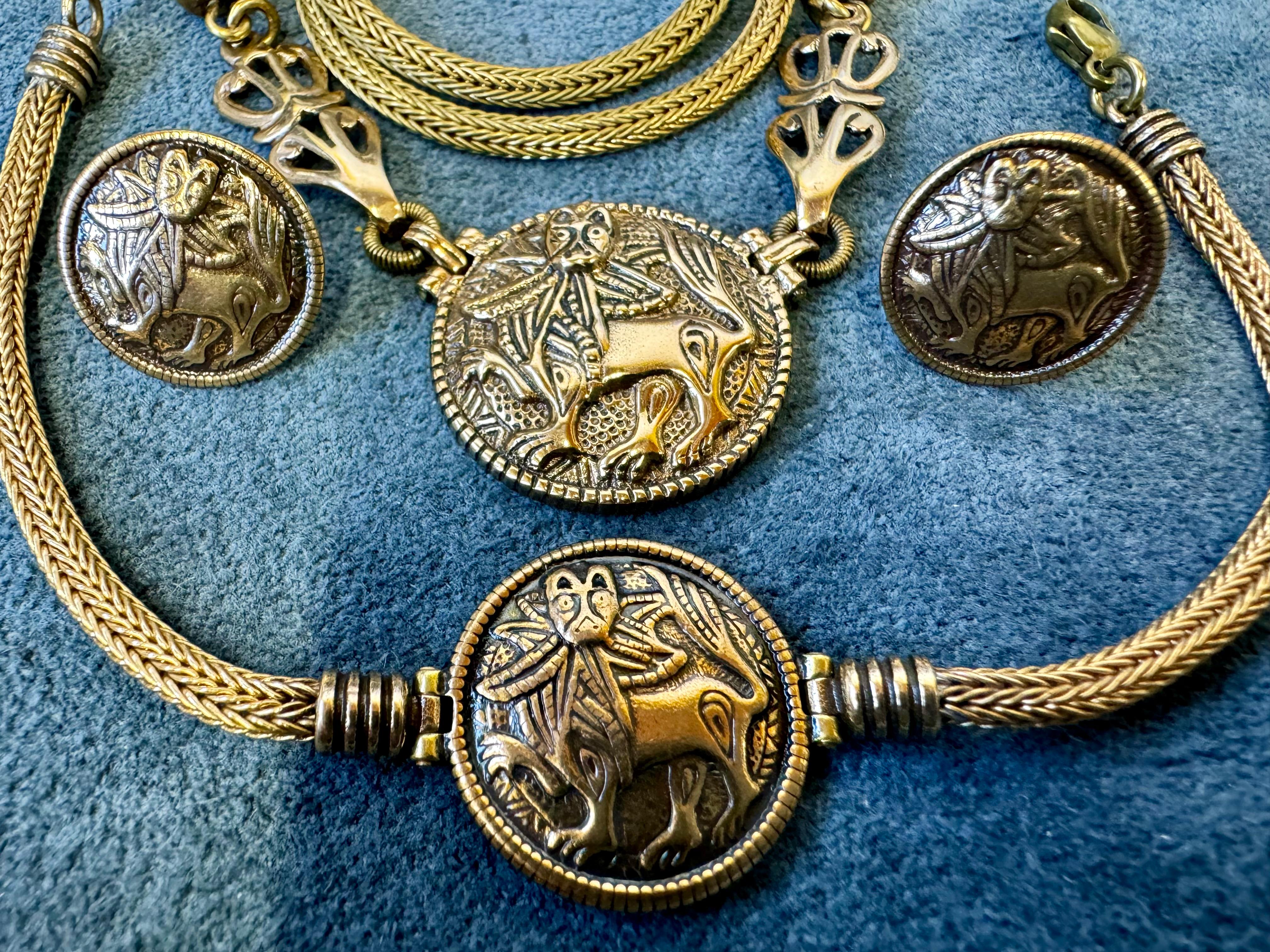 Kalevala Koru Sun Lion Necklace, Bracelet and Earrings. Finland In Good Condition For Sale In Orimattila, FI