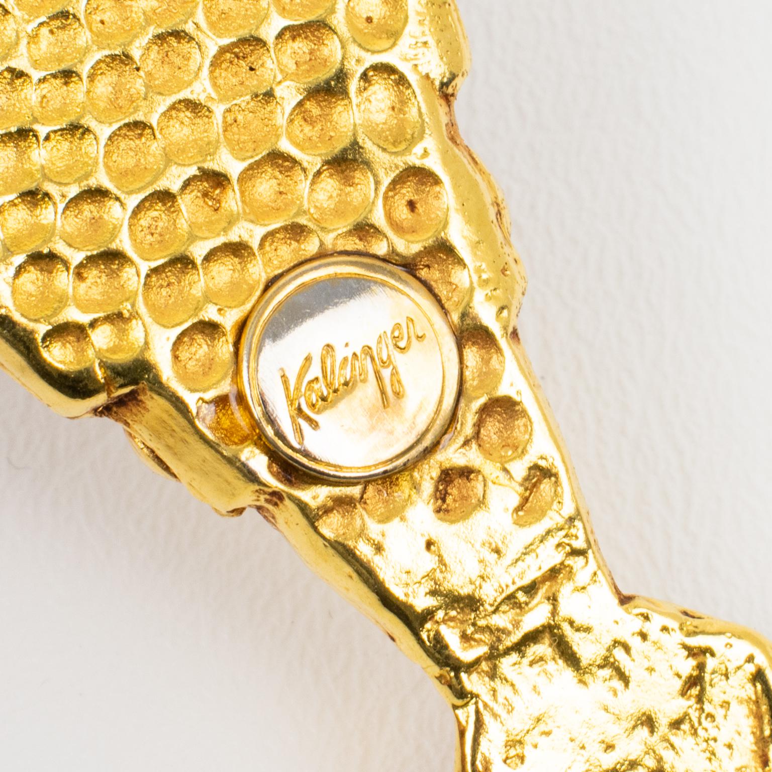 Broche florale Kalinger en résine dorée et cabochons Pour femmes en vente