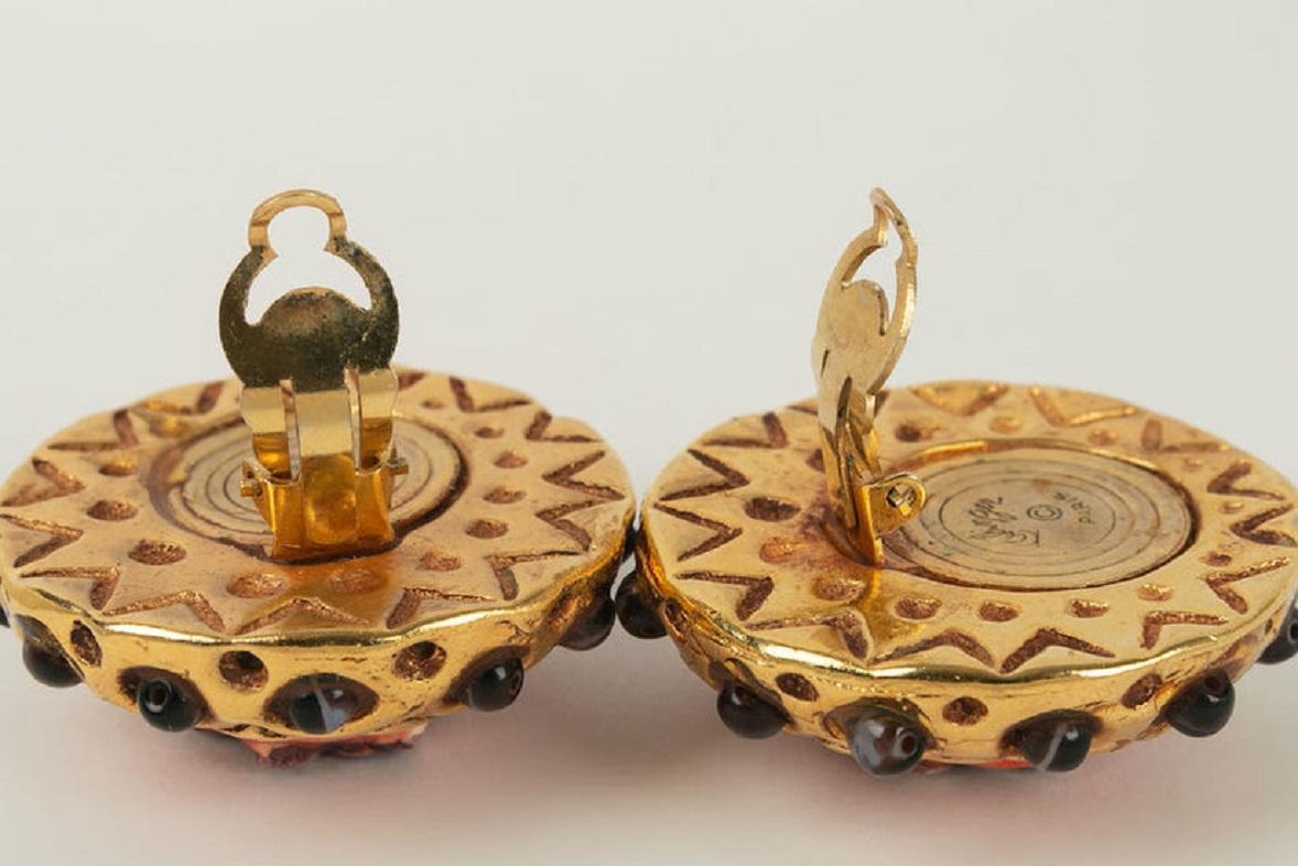 Kalinger Golden Metal and Ceramic Clip Earrings For Sale 1