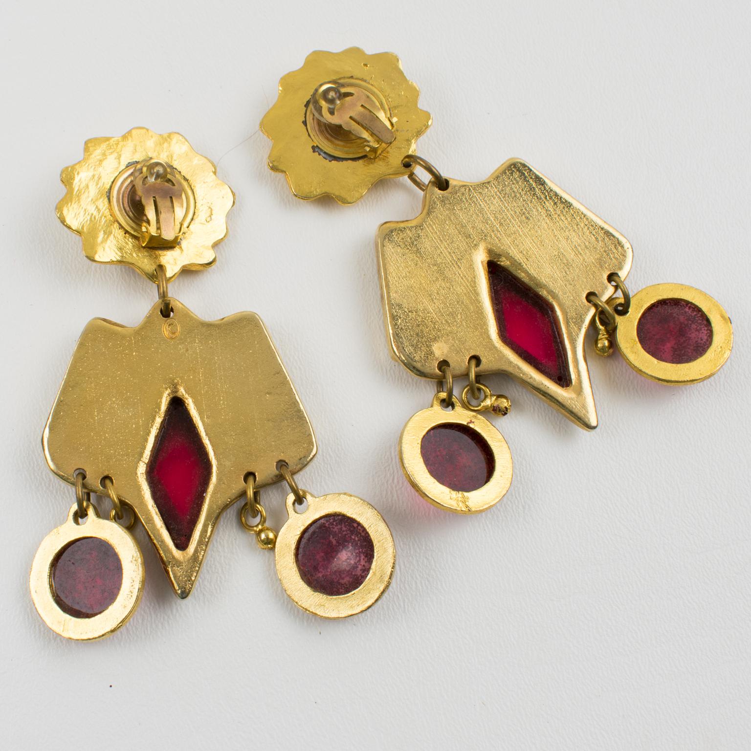 Kalinger Paris Dangle Gilt Resin Clip Earrings with Red Cabochons In Good Condition For Sale In Atlanta, GA