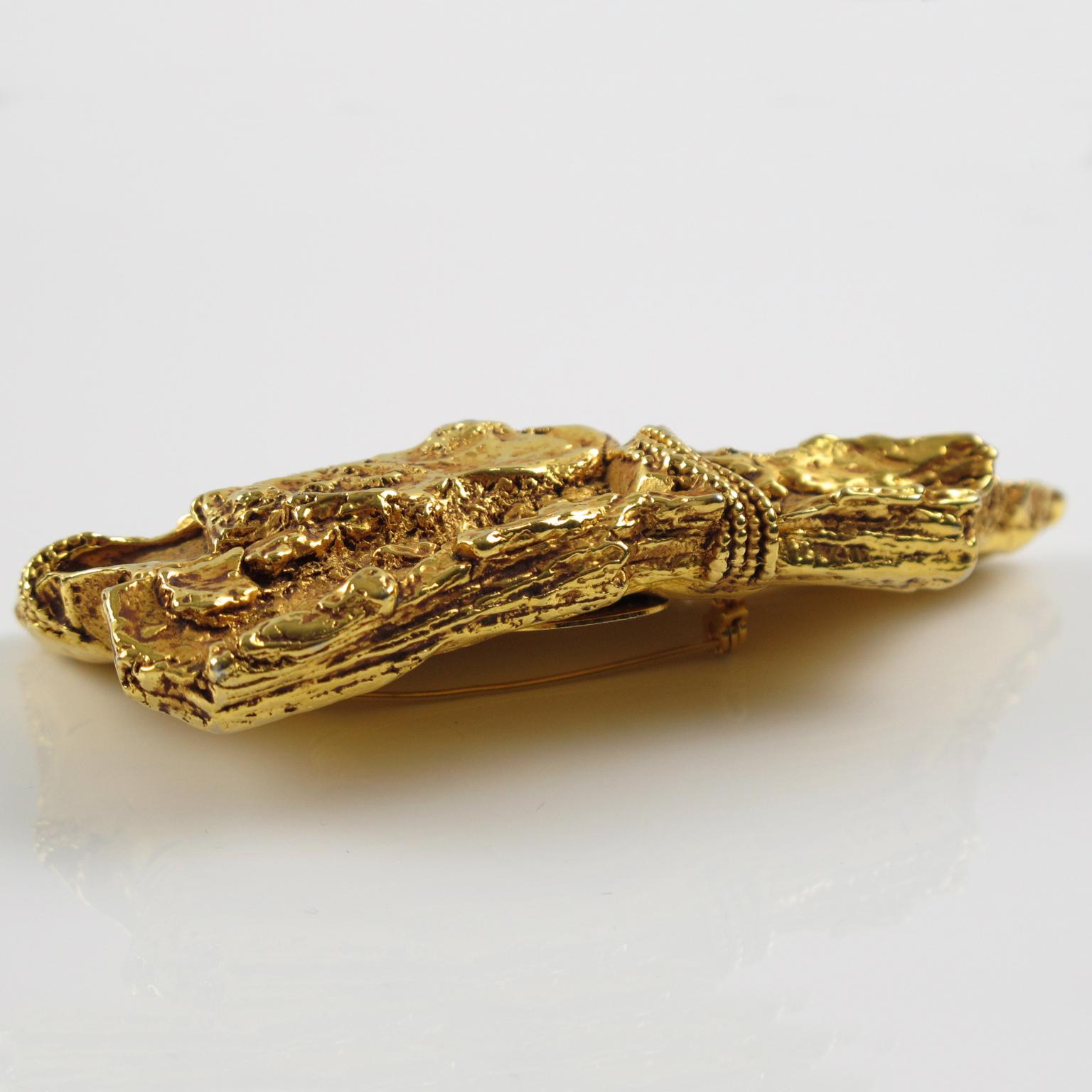 Kalinger Paris Broche de metal dorado y resina Trozo de madera de deriva en venta 1