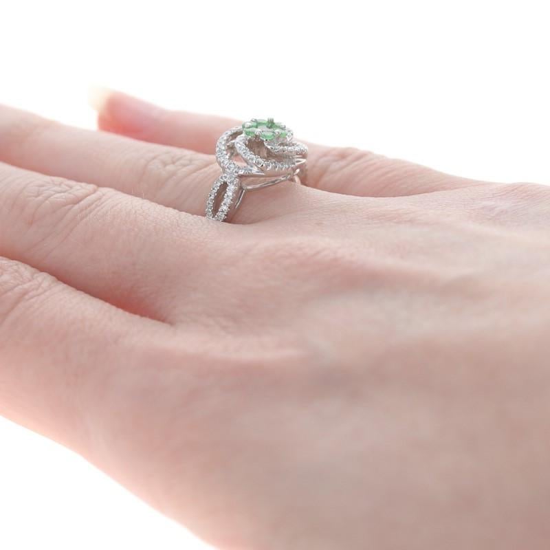 Kallati Anillo Halo Granate Tsavorita y Diamante - Oro Blanco 9k .56ctw Remolino Floral en Nuevo estado para la venta en Greensboro, NC