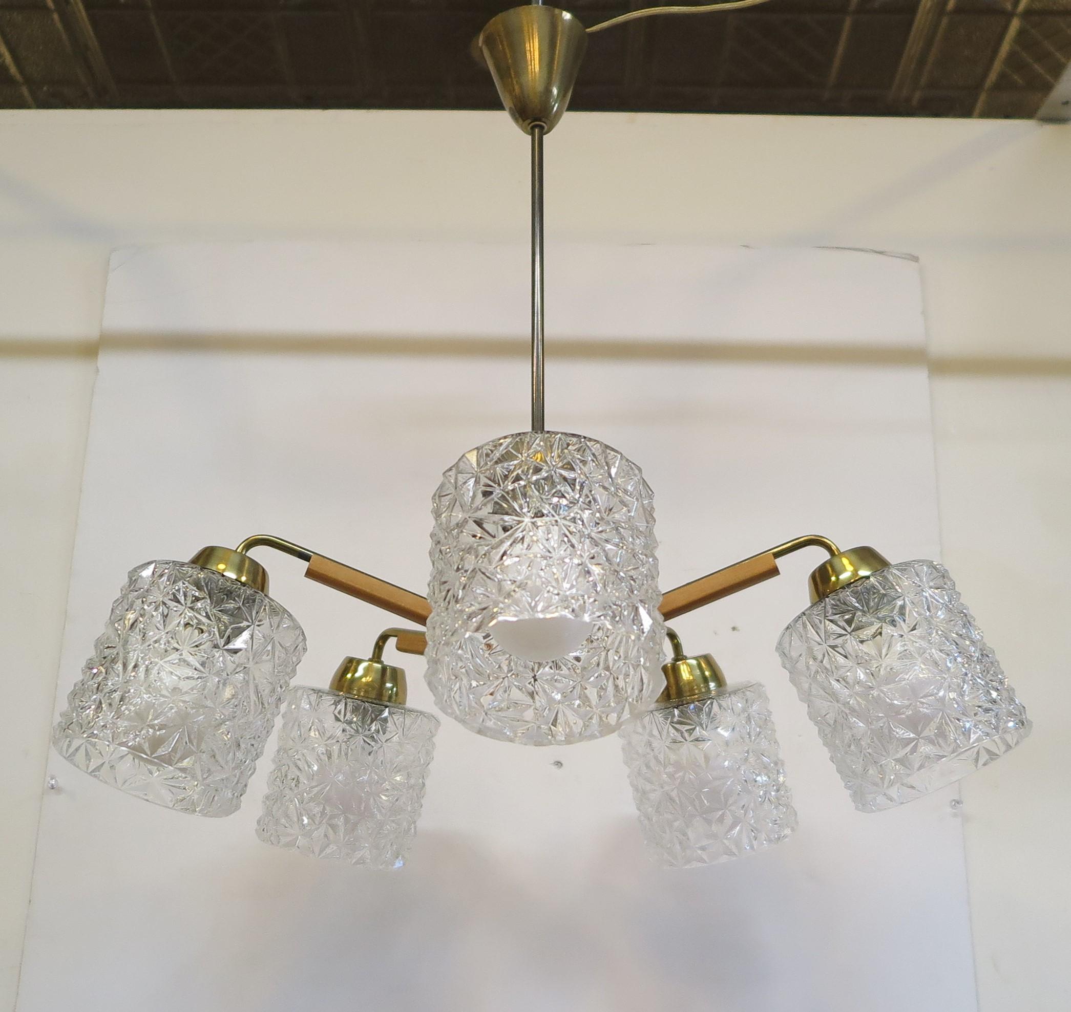 Kalmar Austrian Chandelier In Good Condition For Sale In New York, NY