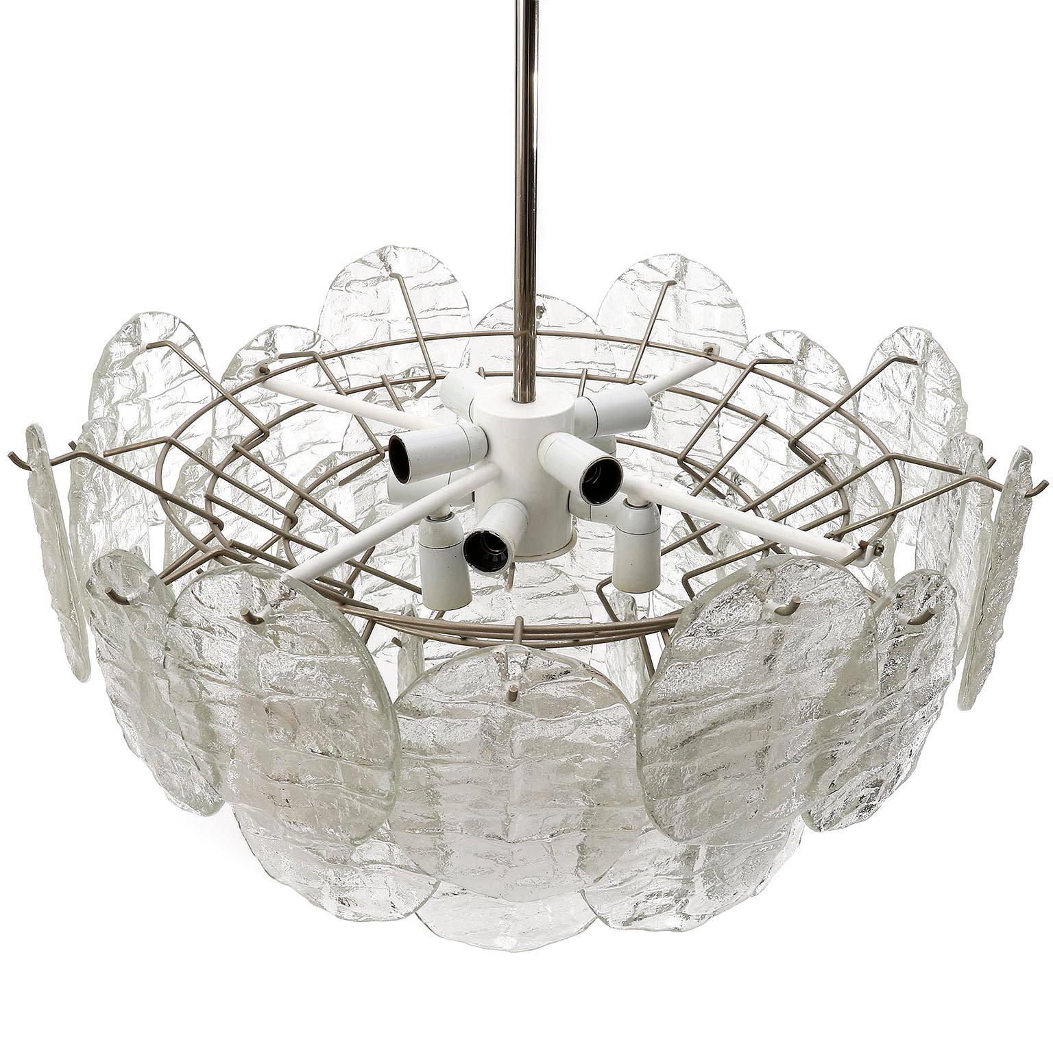 Kalmar Blatt Chandelier, Textured Glass Nickel, 1970s, 1 of 3 (Österreichisch)