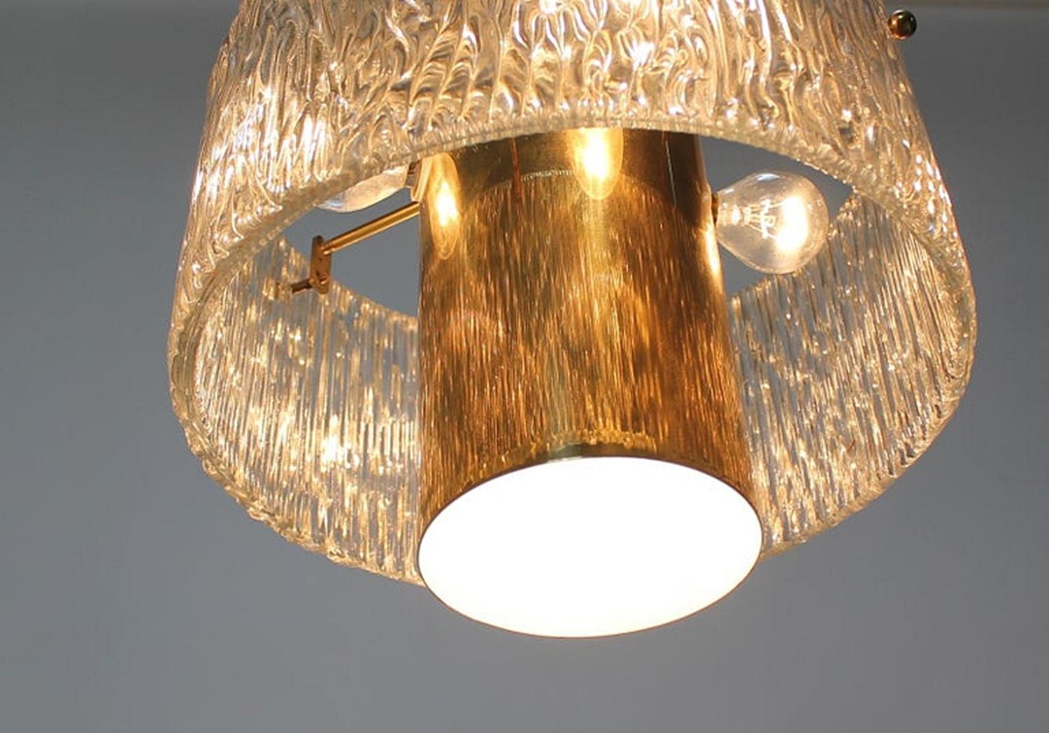 Kalmar Brass Tube and Textured Glass Pendant, Austria, 1960s In Good Condition For Sale In Debrecen, HU