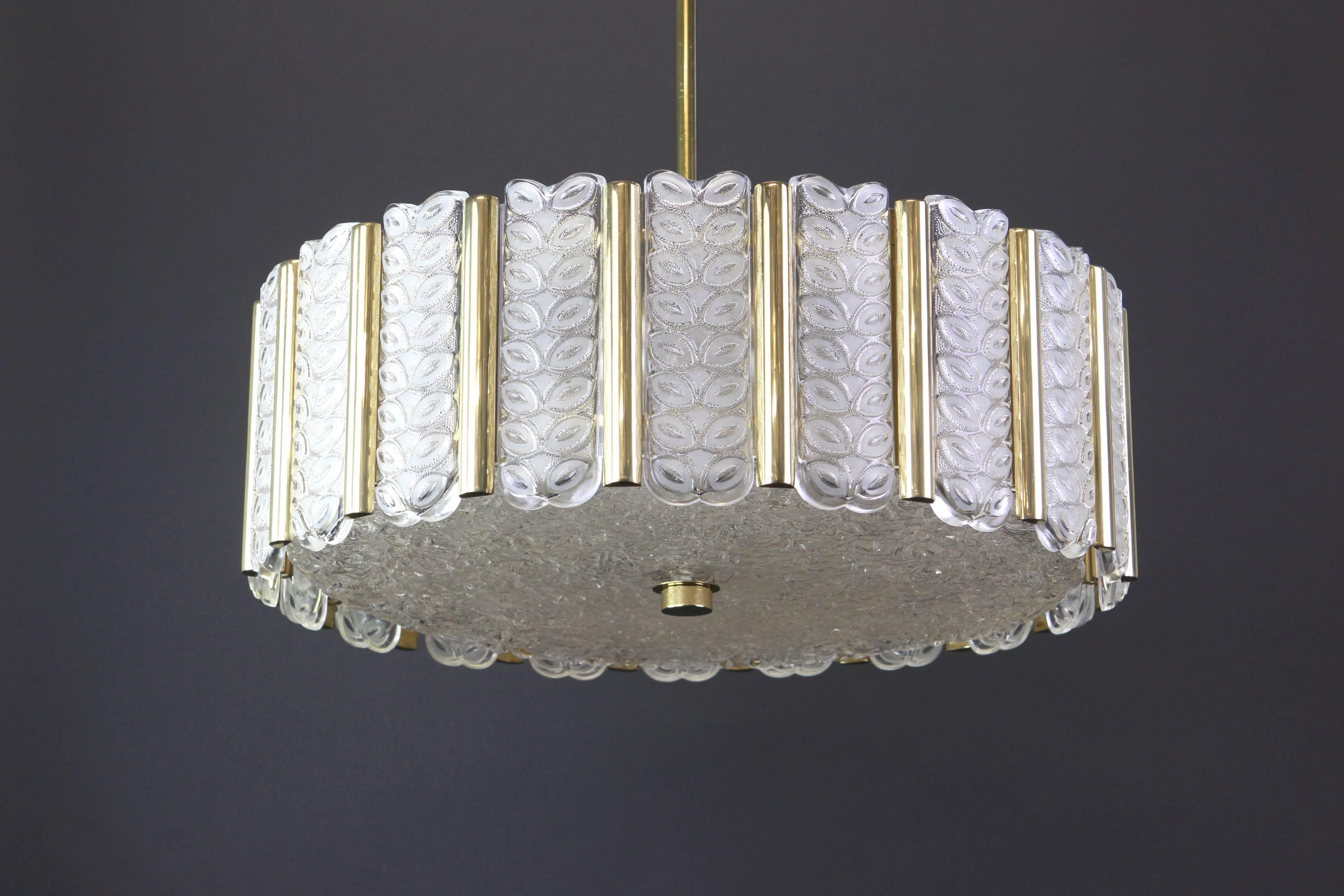 Kalmar Chandelier in Drum Form, Gilt Brass and Glass, Austria, 1960s In Good Condition In Aachen, NRW