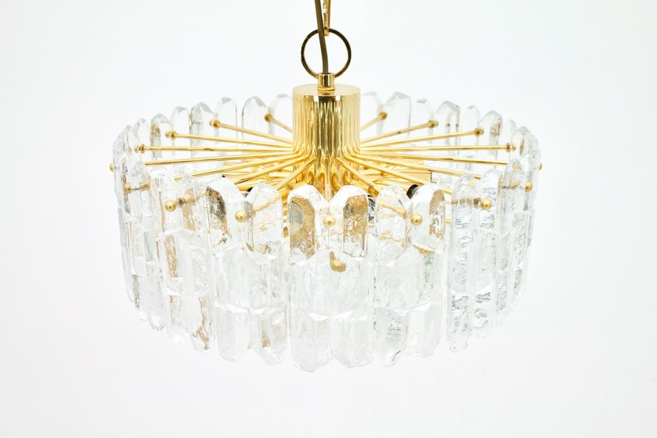 Hollywood Regency Kalmar Chandelier Palazzo Gilt Brass and Glass Austria, 1970s