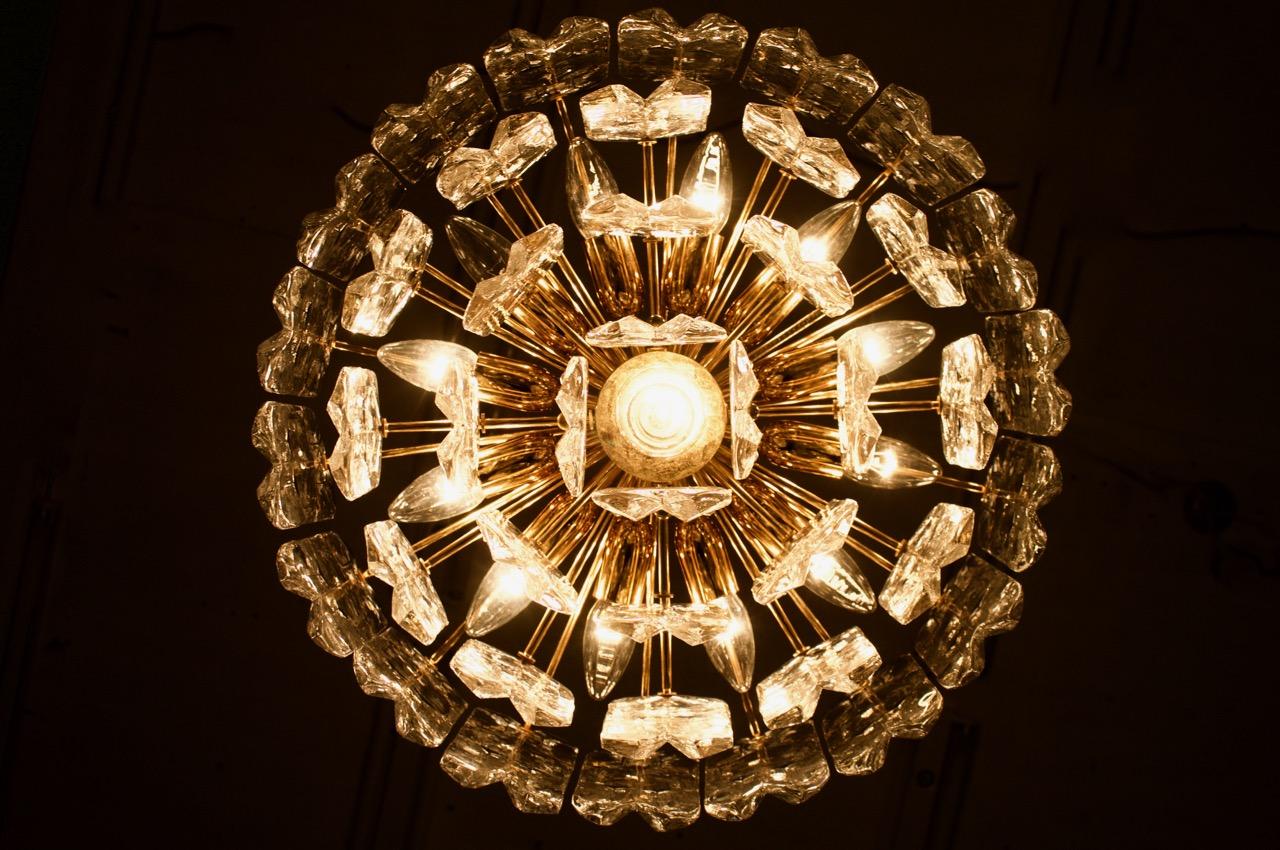 Kalmar Chandelier Palazzo Gilt Brass and Glass Austria, 1970s 1