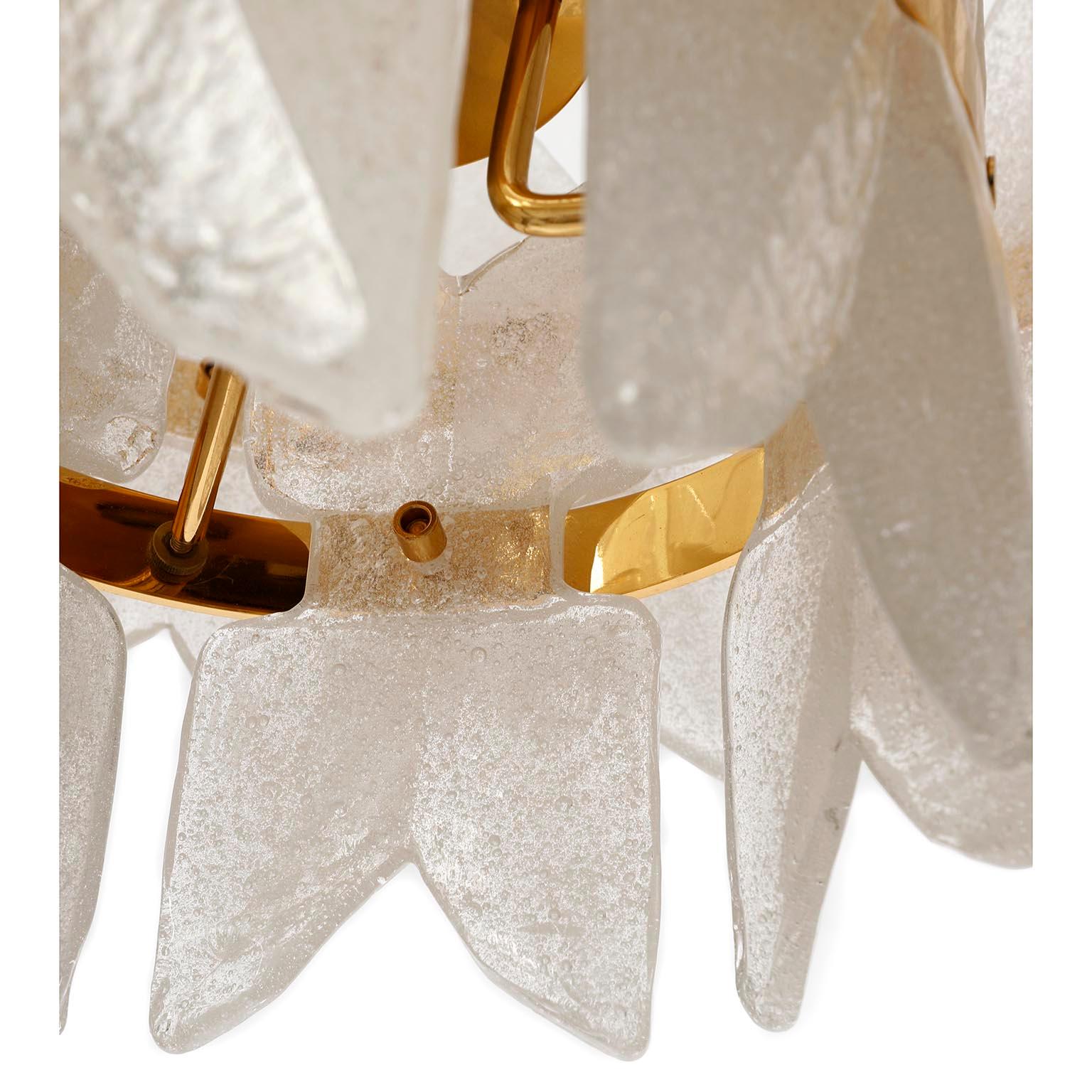 Mid-Century Modern Pendant Light Chandelier Kalmar Corina Gilt Brass Glass, 1970 For Sale 4
