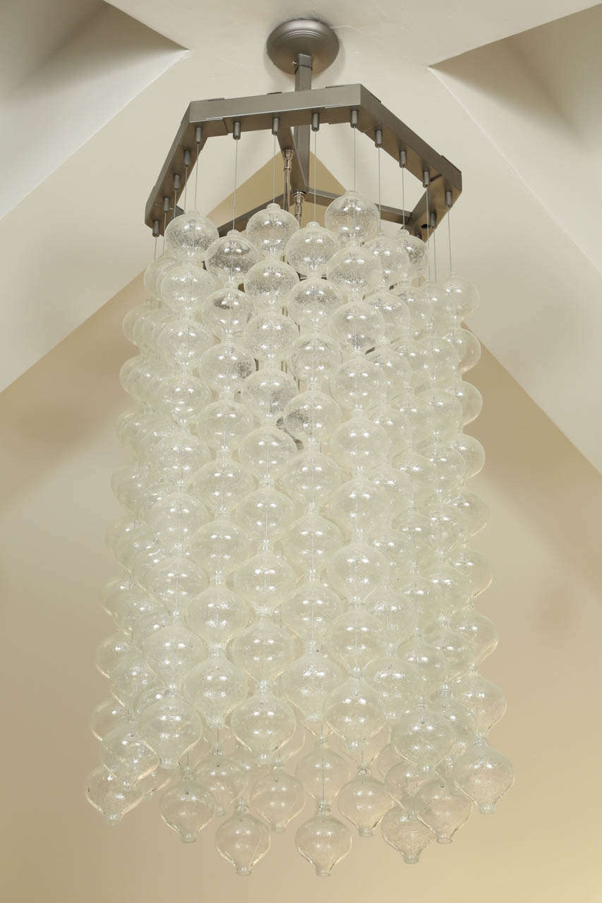Kalmar Chandelier with Tulipan Nestling Glass Elements For Sale 2