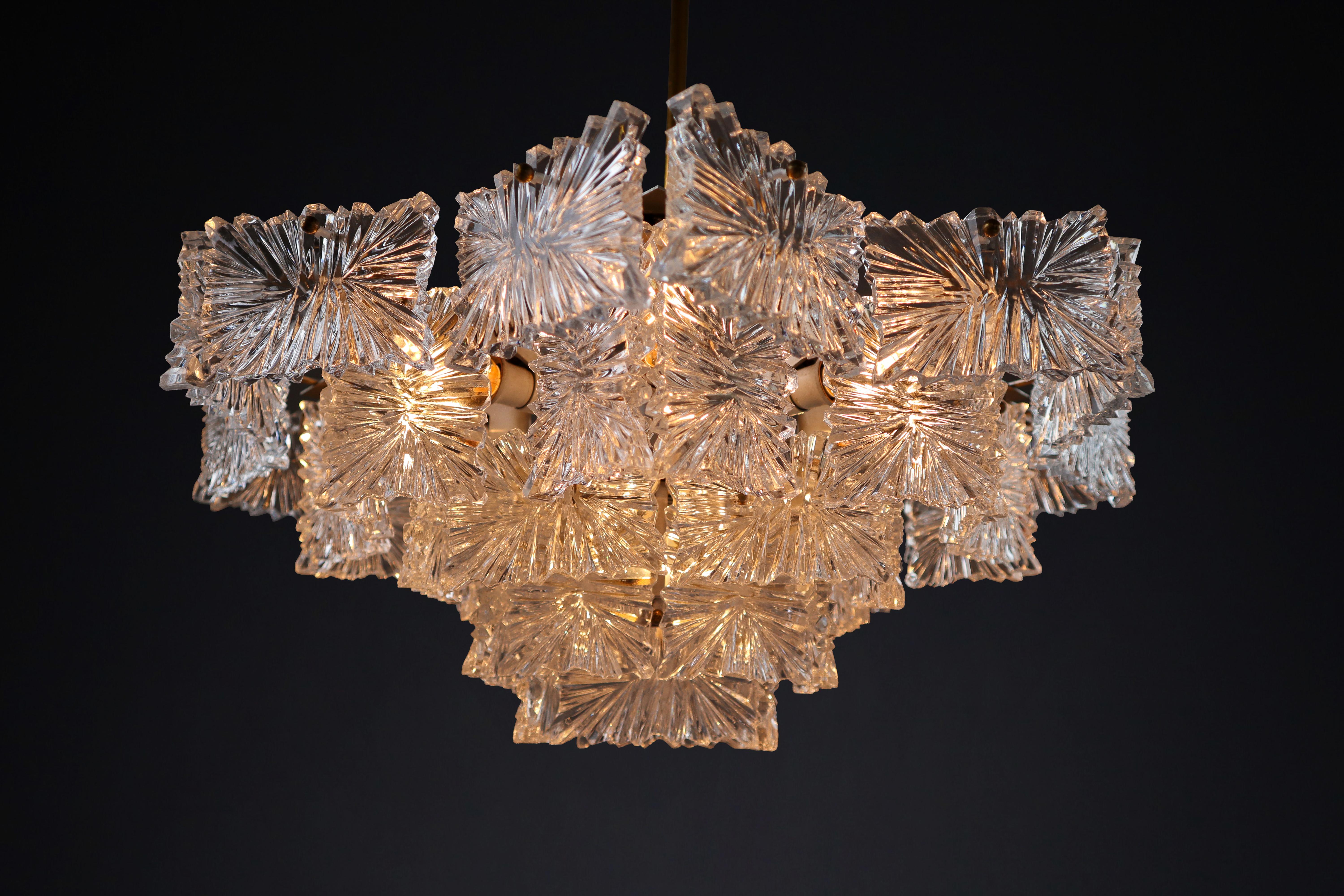 Austrian Kalmar Chandeliers in Brass and Textured Glass Sheets, Austria, 1960s  For Sale