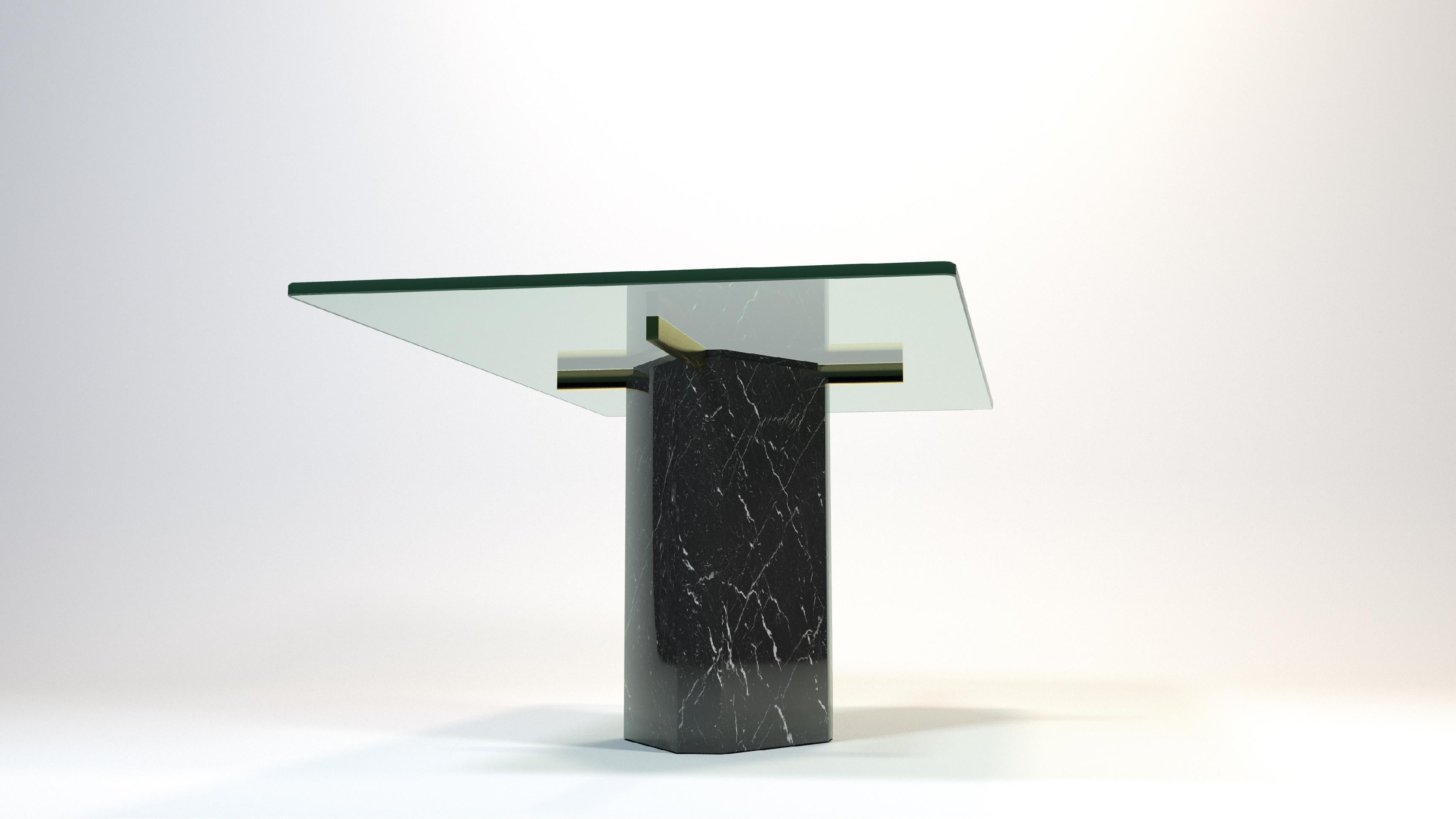 Kalmar Dining Table Black Marble & Brass Joaquín Moll Modern Design in Stock In New Condition For Sale In VALVERDE DEL MAJANO, CL