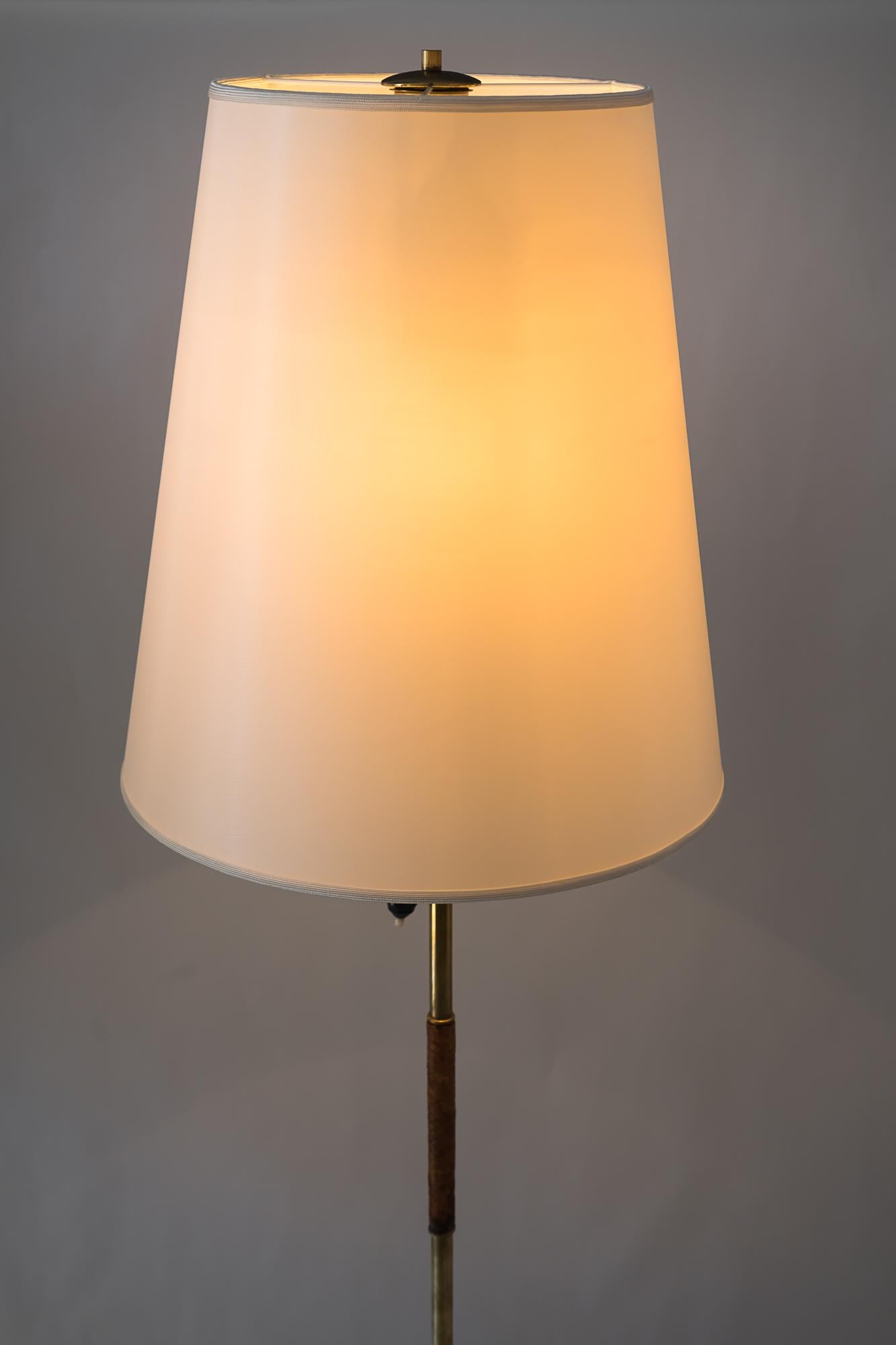 Lámpara de pie Kalmar, circa 1950s en venta 7