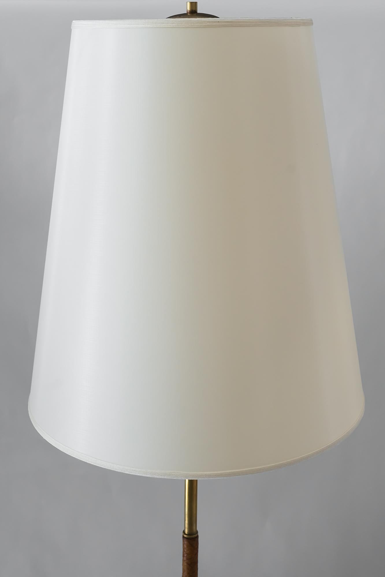 Lámpara de pie Kalmar, circa 1950s Moderno de mediados de siglo en venta