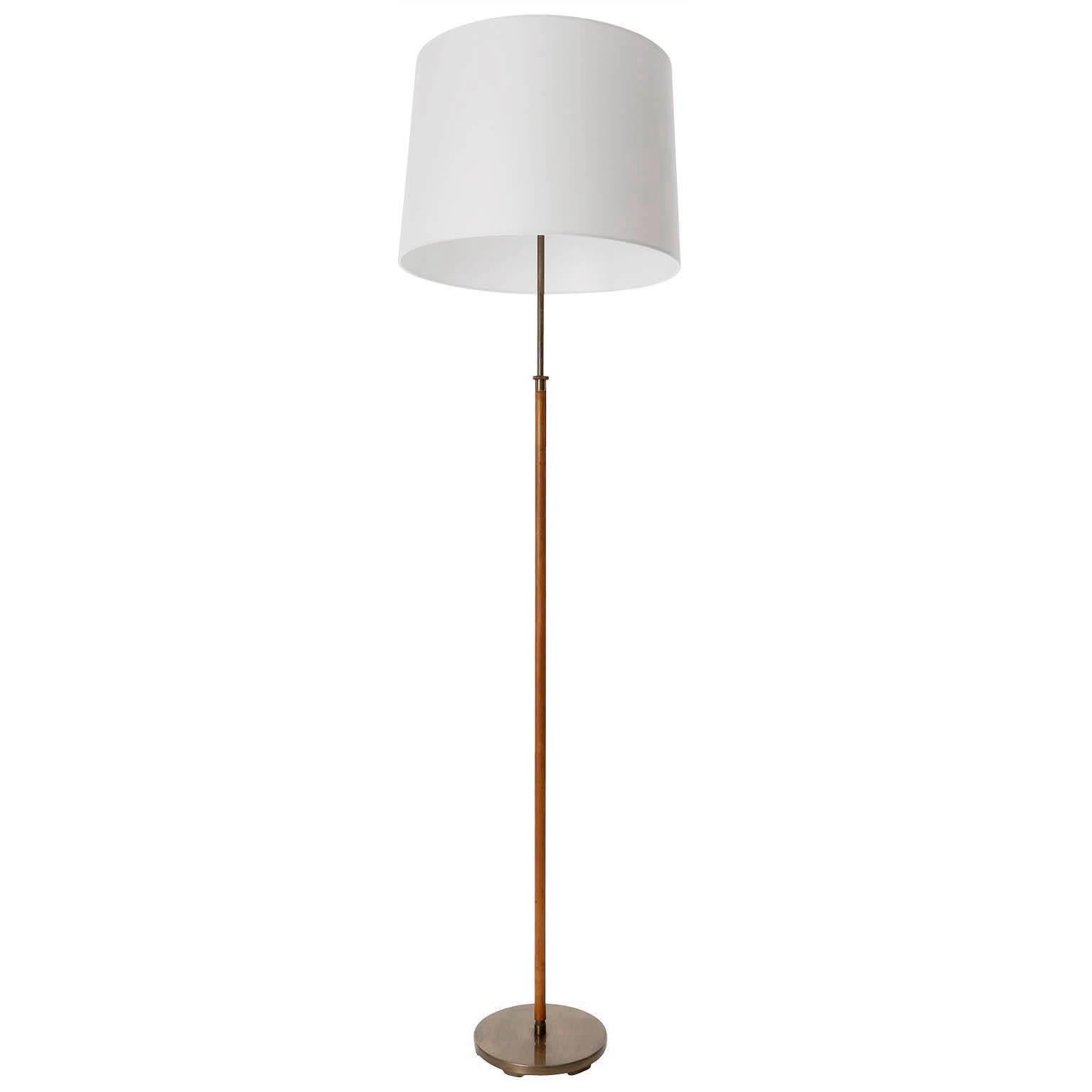 Kalmar Floor Lamps 'Telescope', Patinated Brass Leather, Height Adjustable, 1960 In Good Condition For Sale In Hausmannstätten, AT