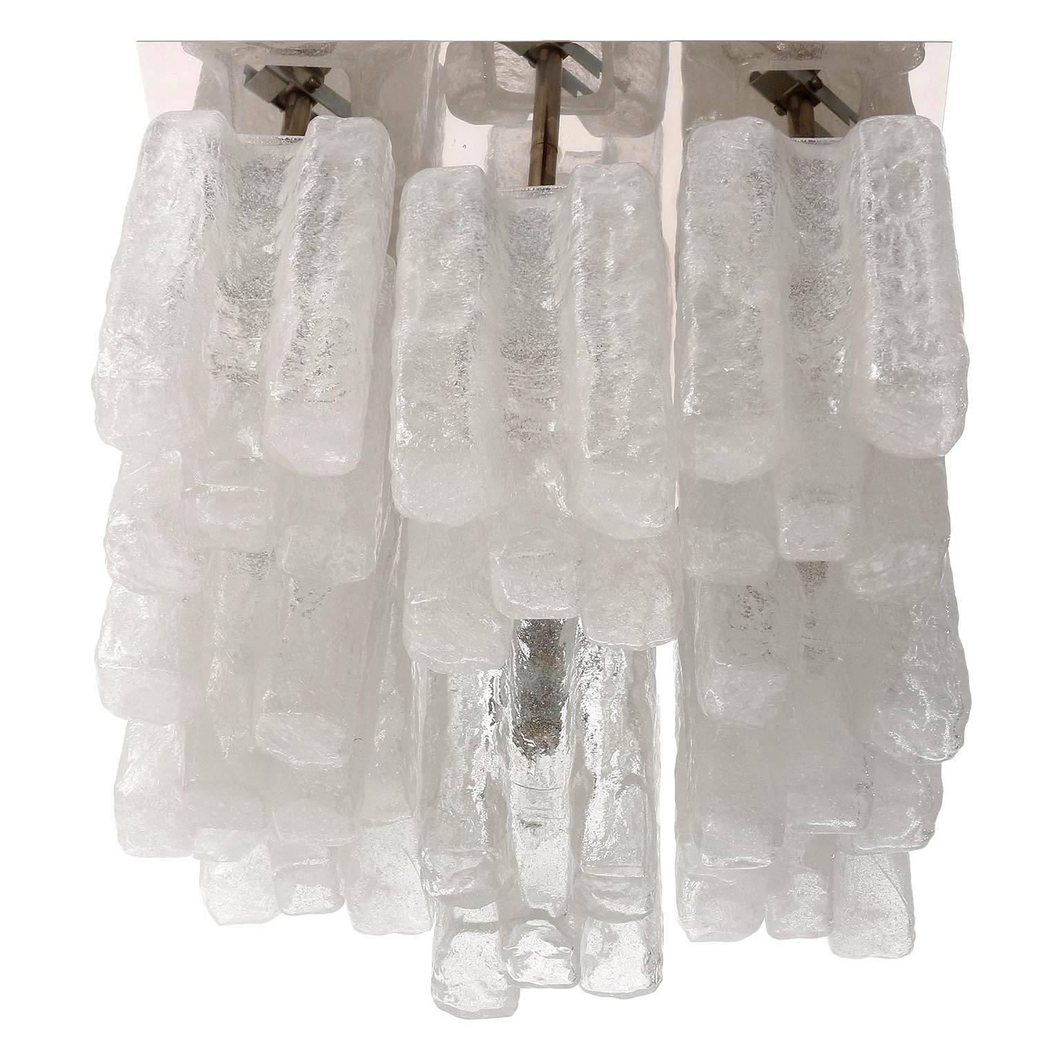 Mid-Century Modern Lampe à poser ou suspendre Kalmar « Granada », en nickel et verre de glace opale, 1970, une des huit en vente