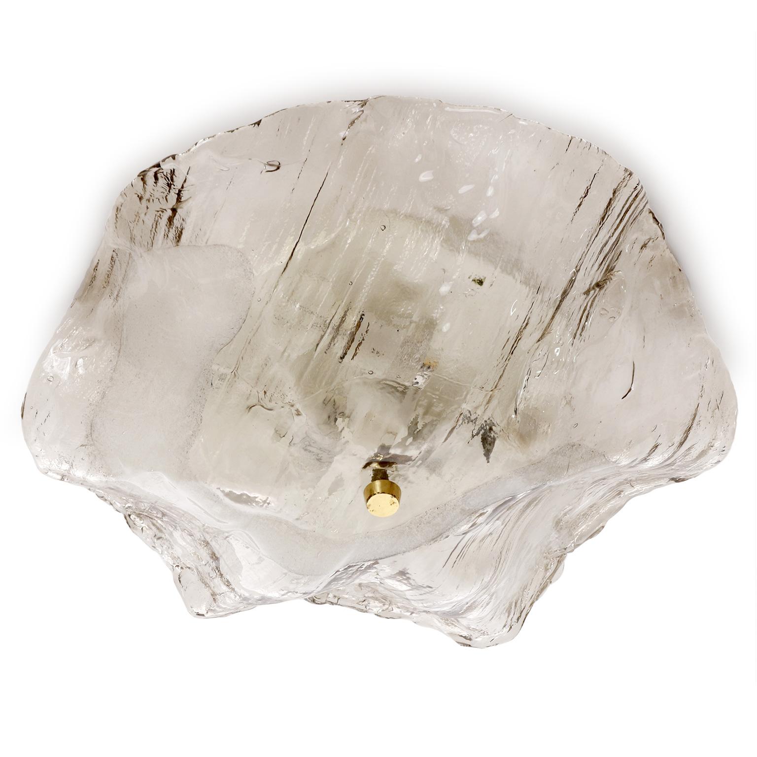 Autrichien Lampe encastrée Kalmar, verre de Murano texturé organique, 1970 en vente