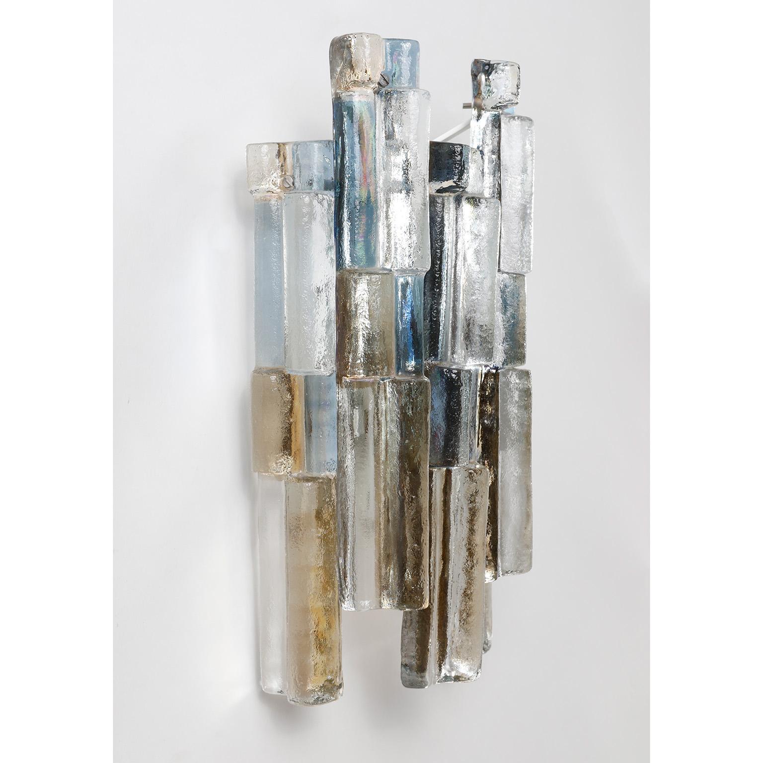 Appliques en verre Kalmar, verre d'art fumé bleu ambré, métal blanc, années 1970 Bon état - En vente à Hausmannstätten, AT