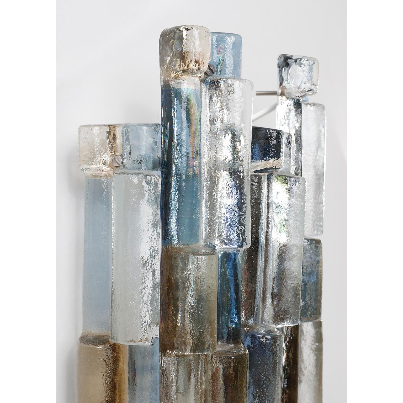 Appliques en verre Kalmar, verre d'art fumé bleu ambré, métal blanc, années 1970 en vente 1