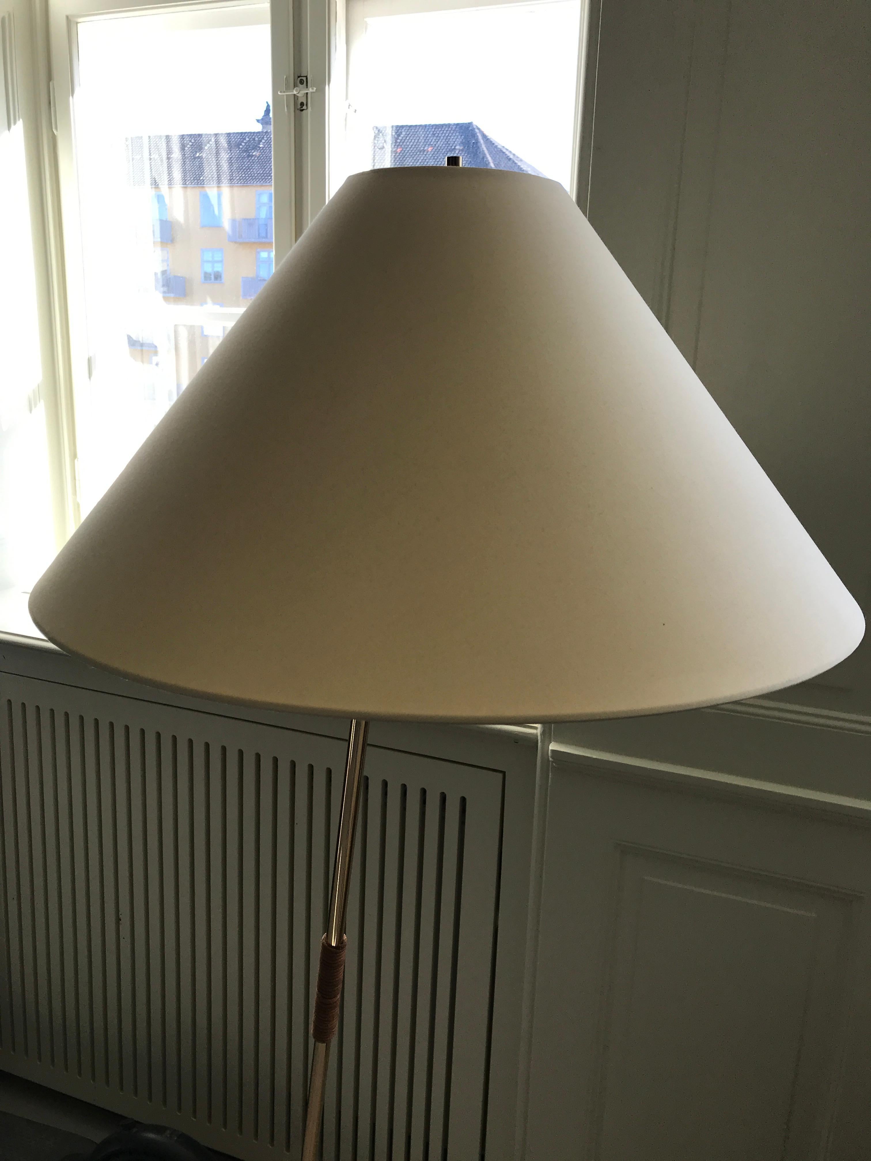 hase table lamp