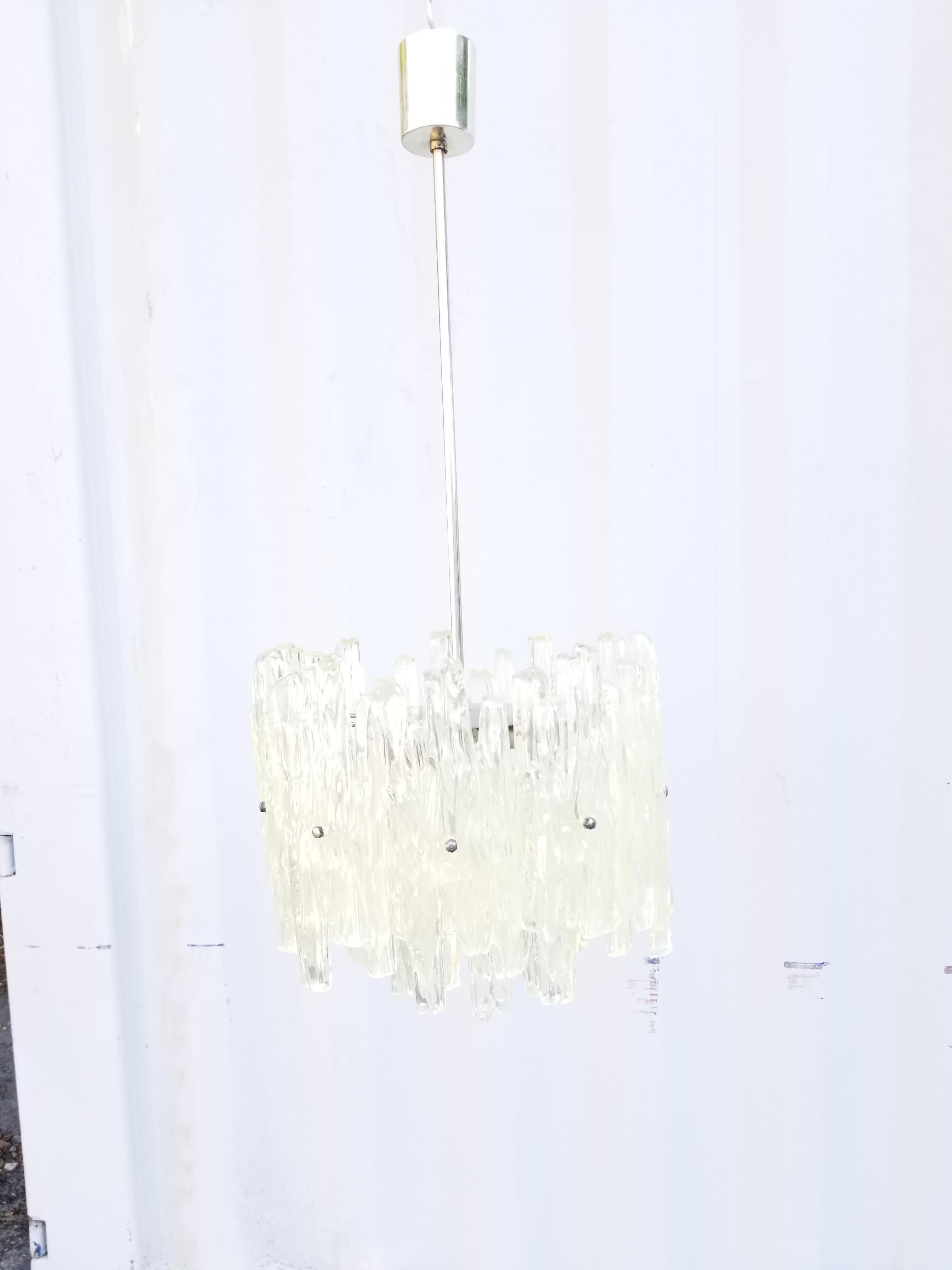 Kalmar ice chandelier, 4 light, 1 central 60 watts max, 3 sides 40 watts max.