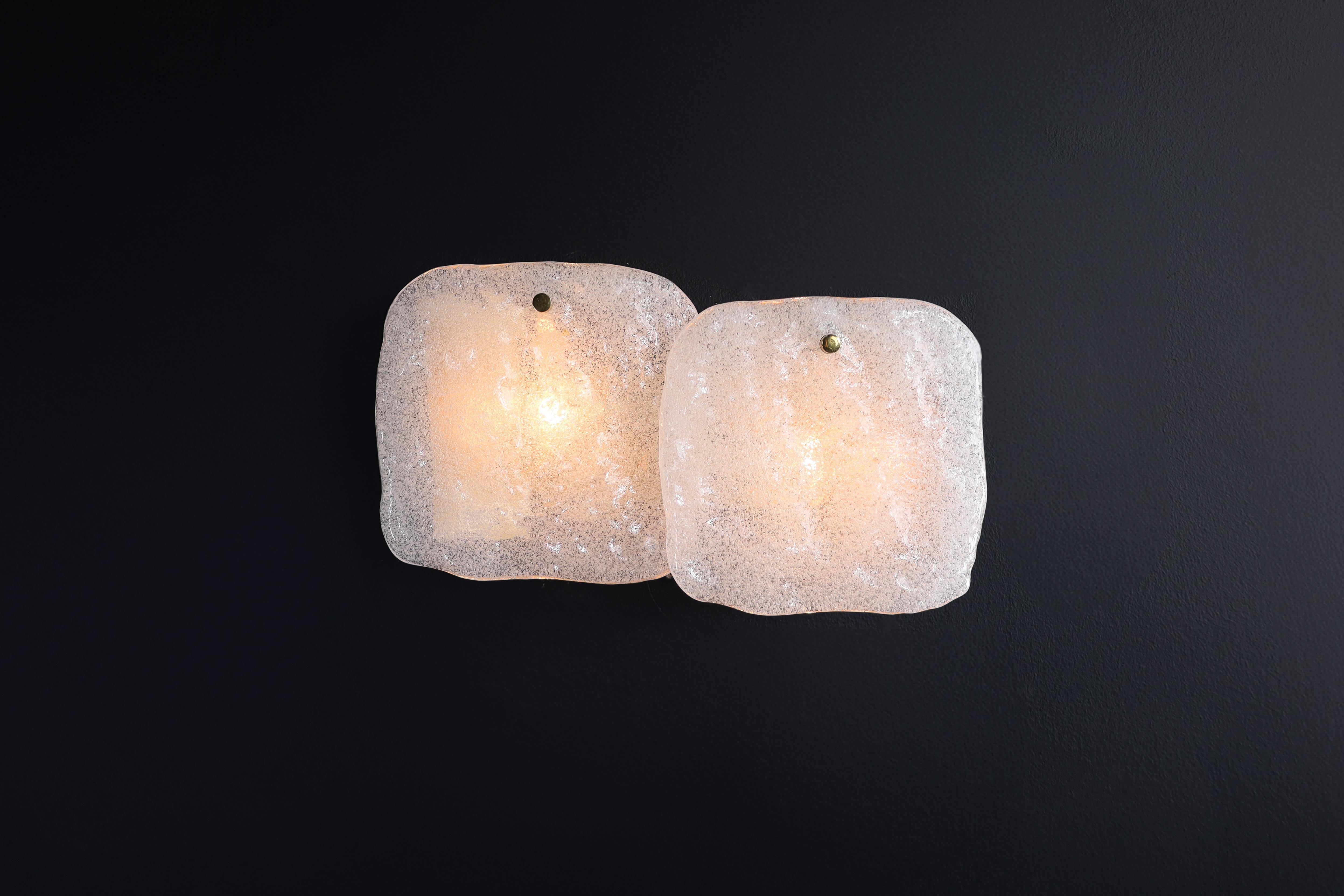 Kalmar Ice Glass Panel Wall Lights, Austria, 1960s – 4 Available, Priced Per Item

A refined example of Austrian mid-century lighting design, these Kalmar ice glass sconces from the 1960s offer a perfect blend of minimalism and sculptural texture.