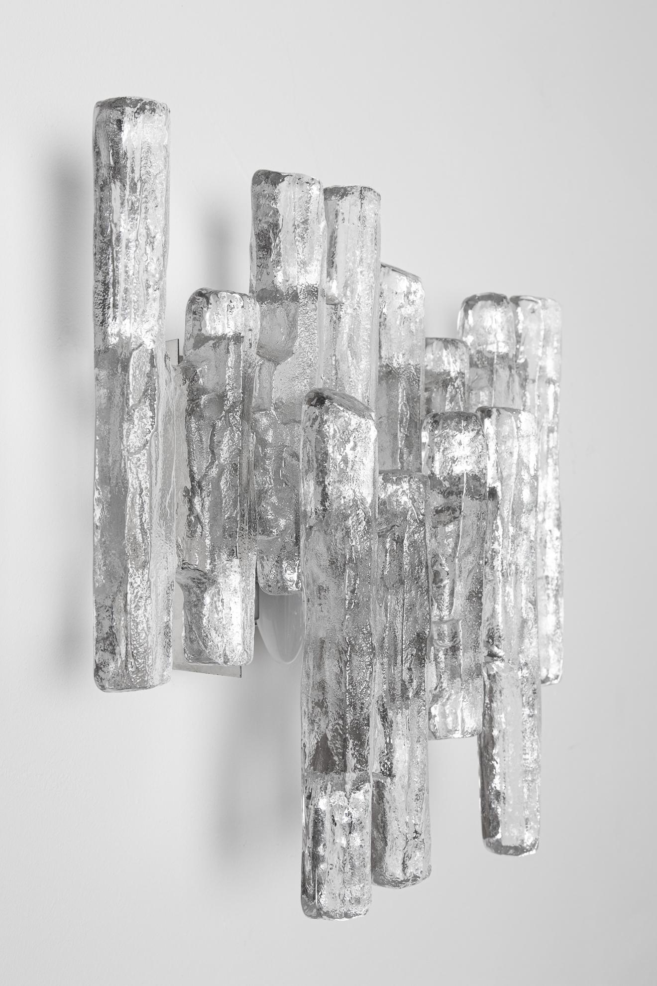 Kalmar Ice-Glass Wall Sconces (Moderne der Mitte des Jahrhunderts) im Angebot