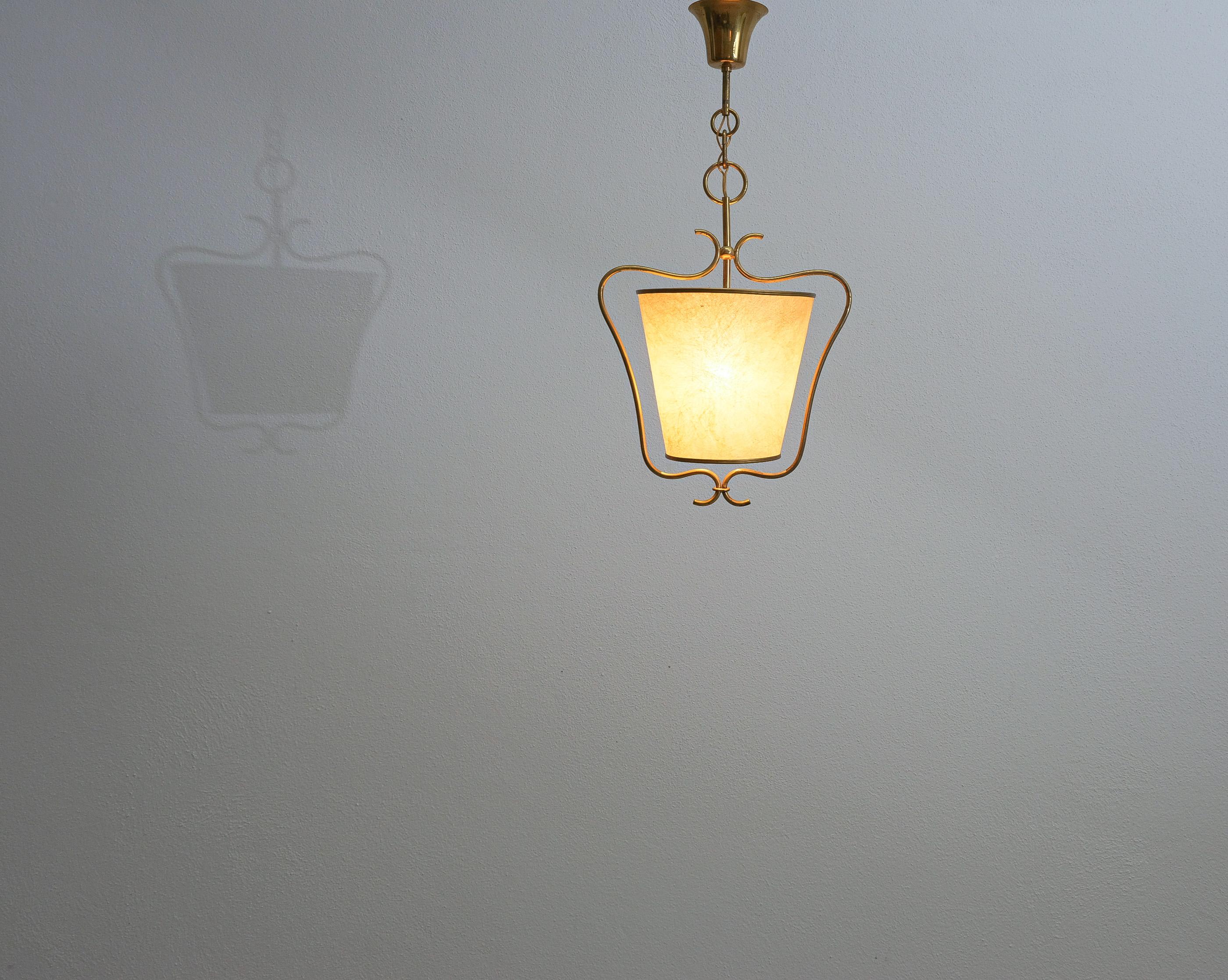 Lanterne Kalmar in ottone e paraventi originali, 1950 in vendita 3