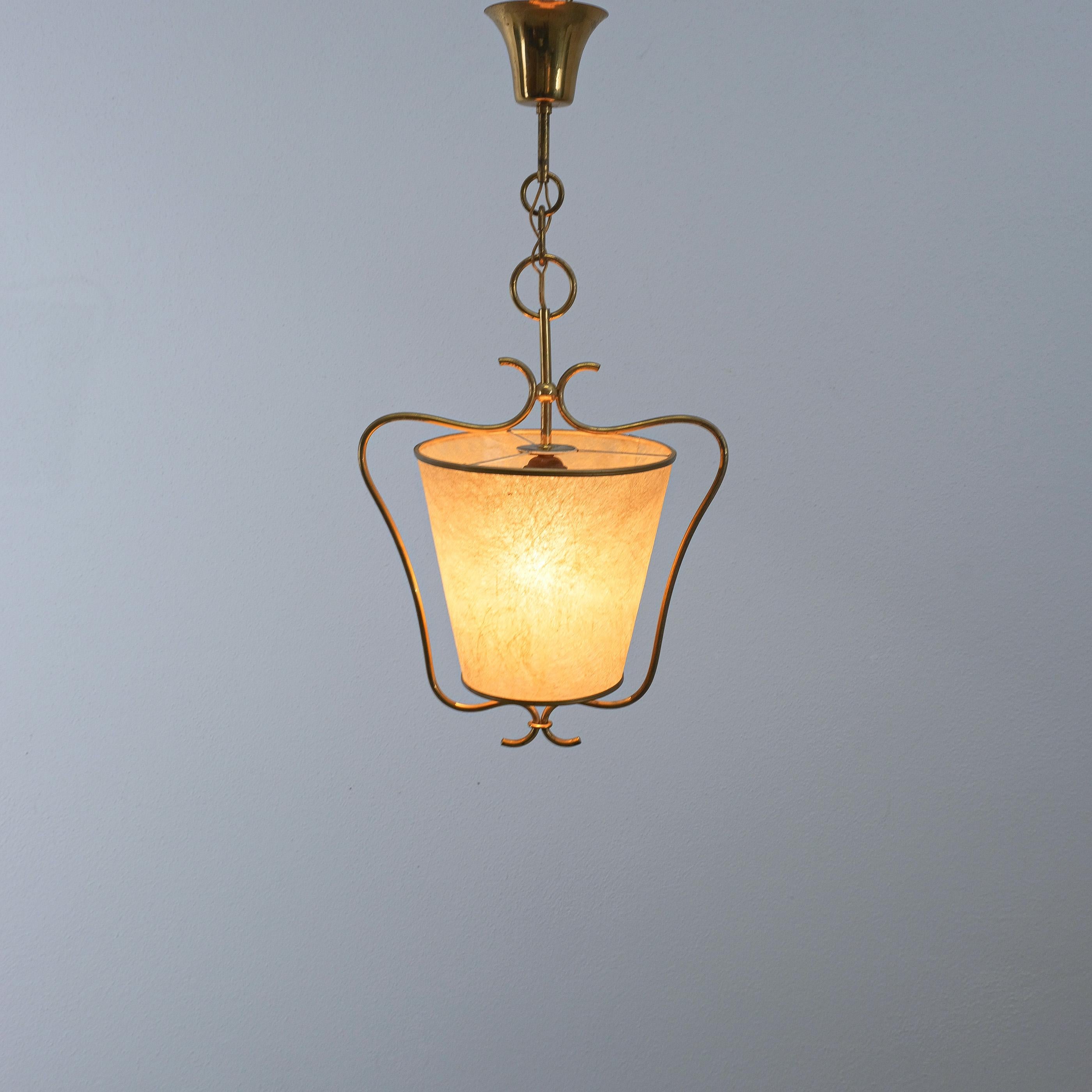 Lanterne Kalmar in ottone e paraventi originali, 1950 in vendita 4