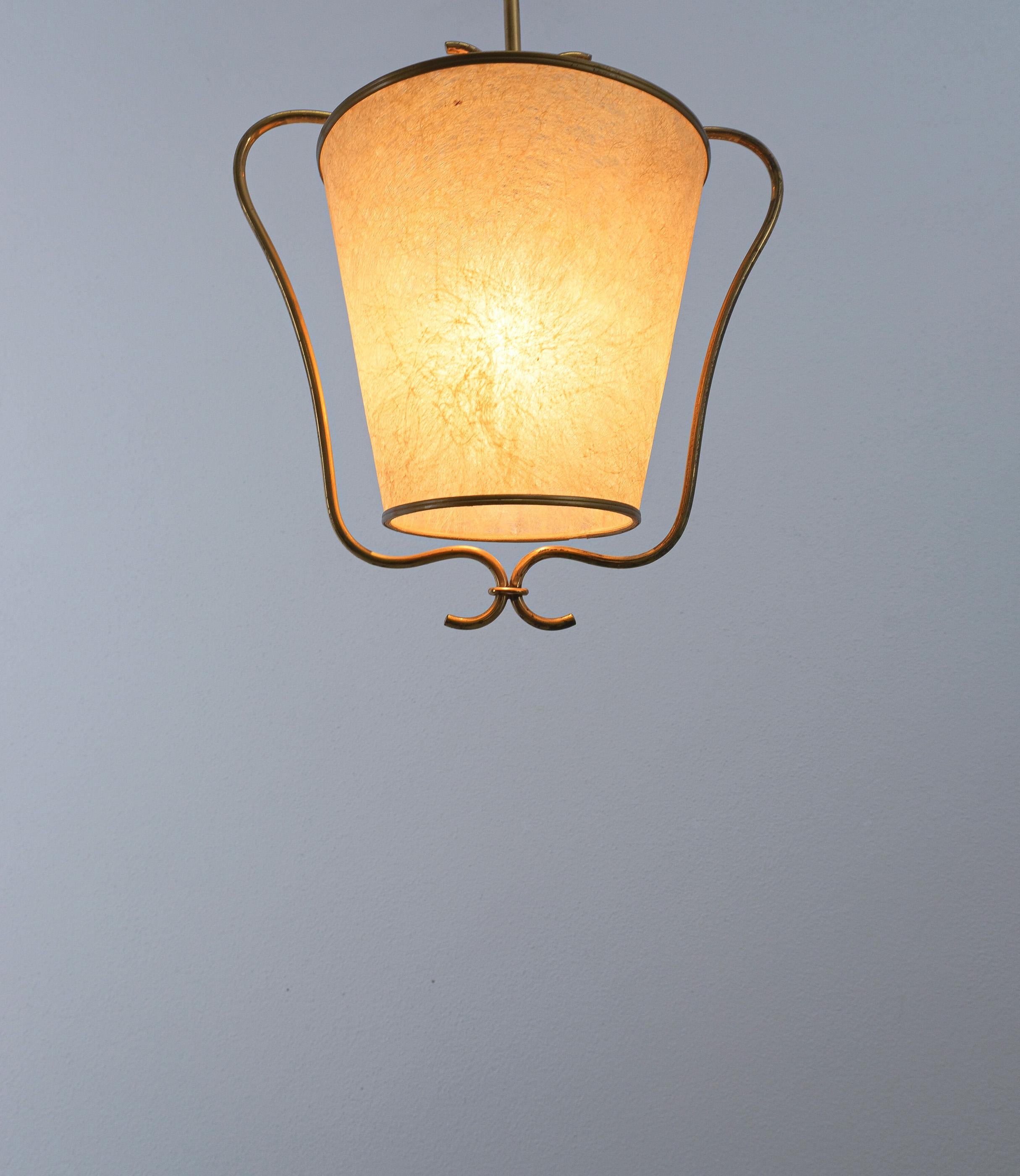 Lanterne Kalmar in ottone e paraventi originali, 1950 in vendita 1