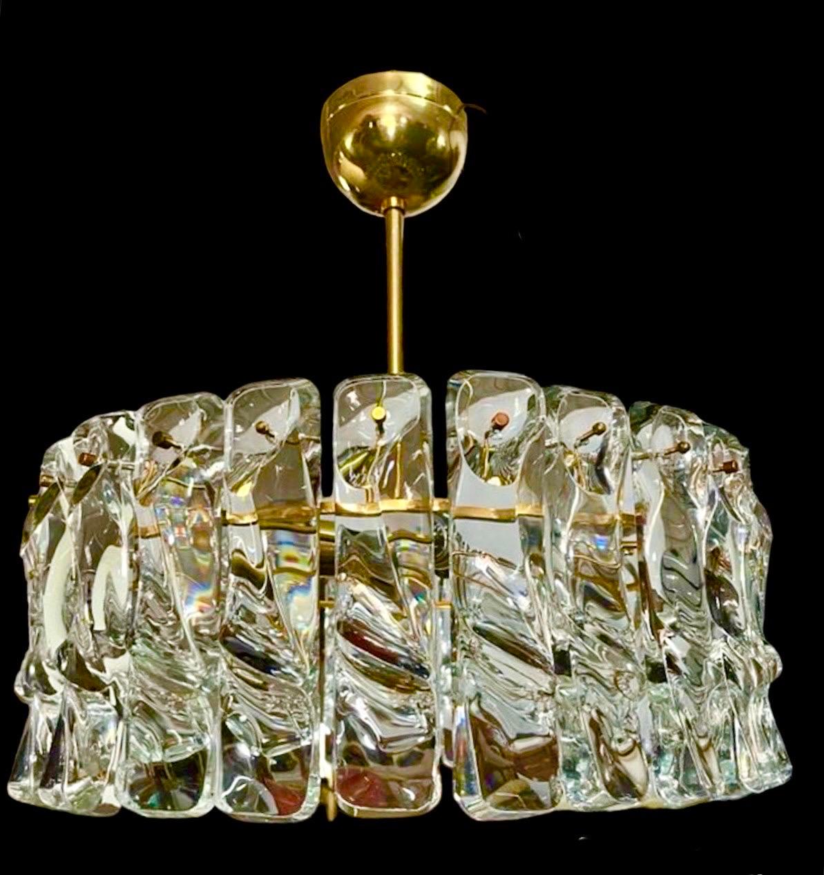 Kalmar Lighting-Kronleuchter, Glas, Eis, erste Chromstruktur, Österreich, 1970 (Moderne der Mitte des Jahrhunderts) im Angebot