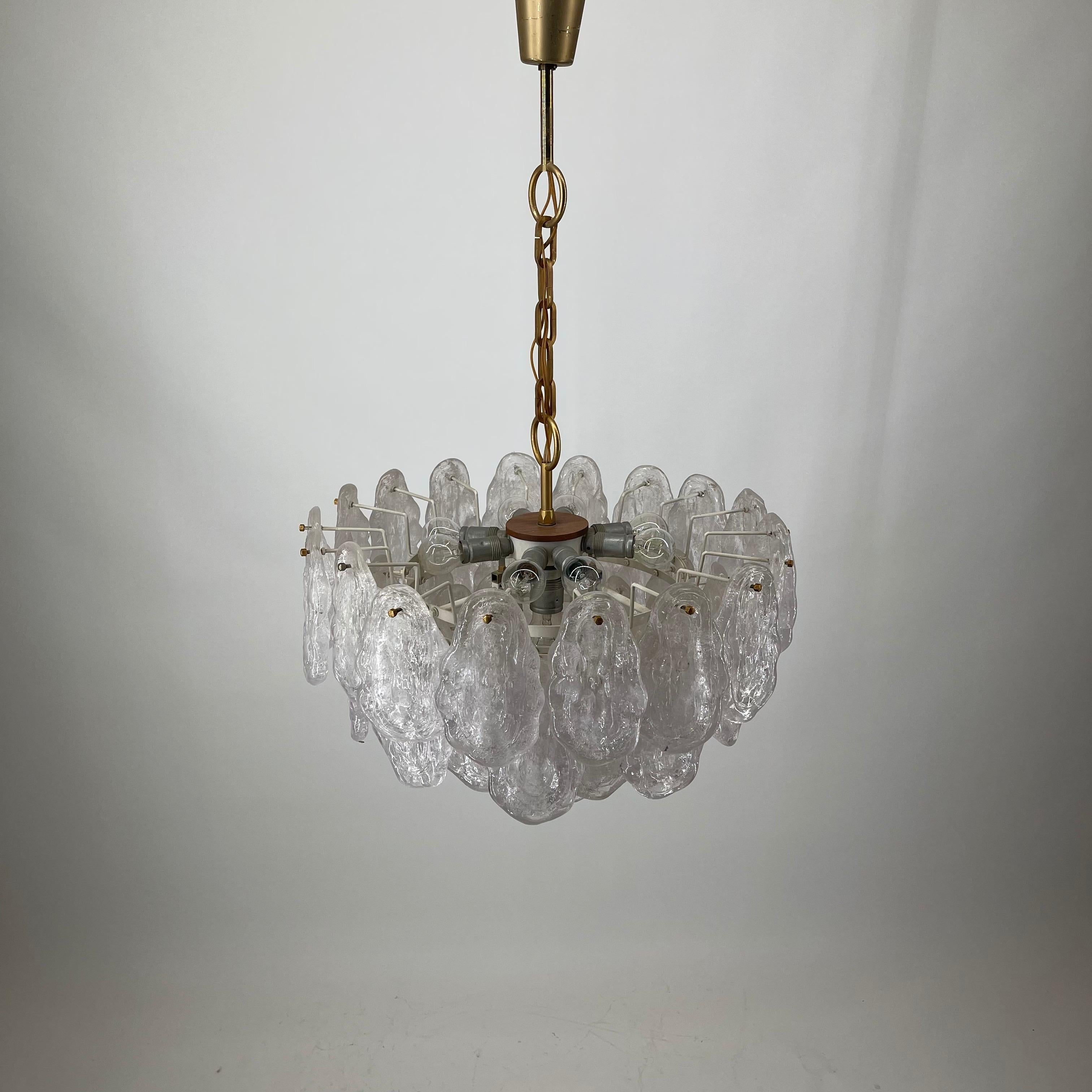 Austrian Kalmar Lucite Tears Brass Chandelier, Austria, 1970s For Sale