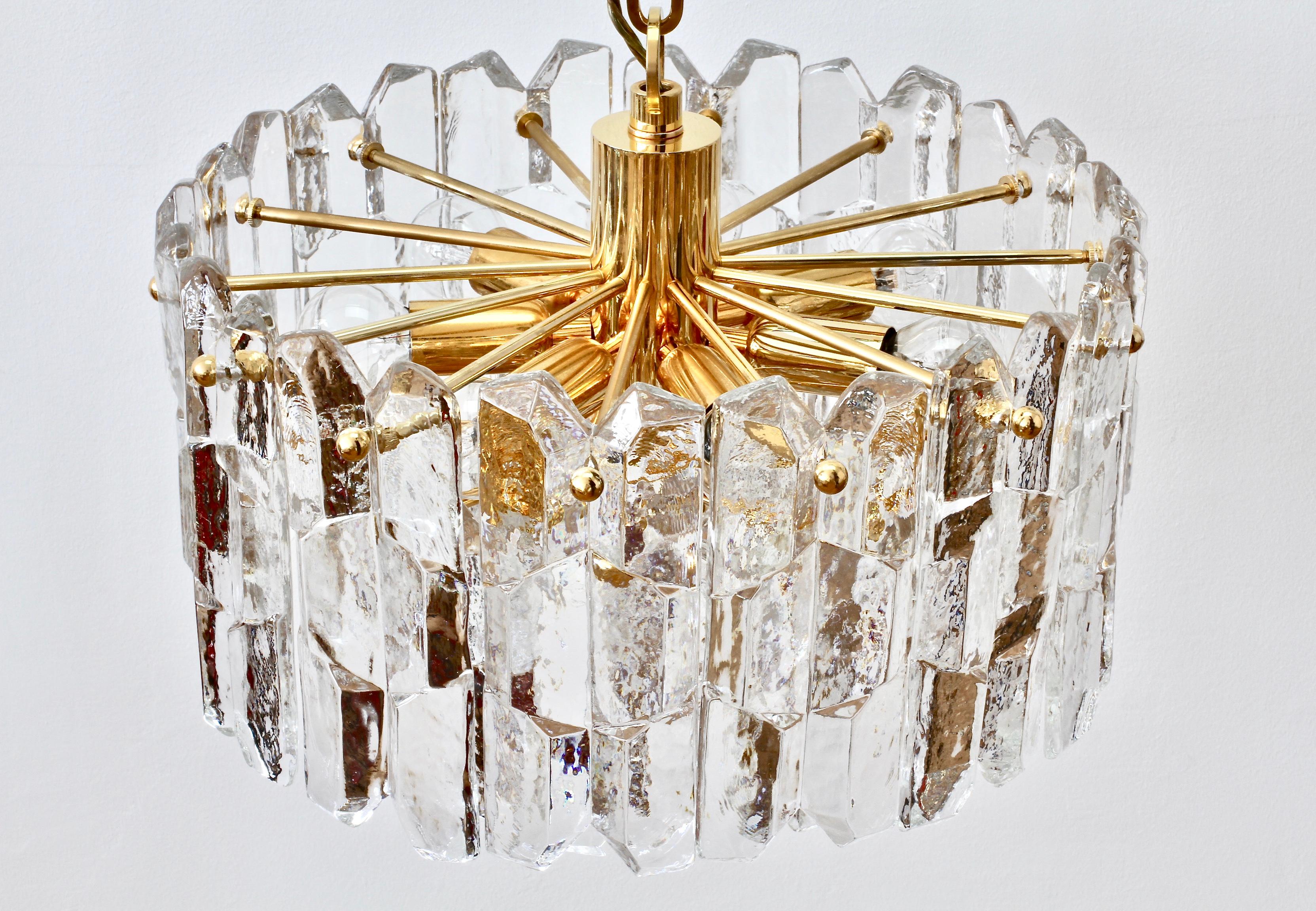 Kalmar Mid-Century Modern Crystal Glass & Gilt Brass Chandelier Austria, 1970s For Sale 4