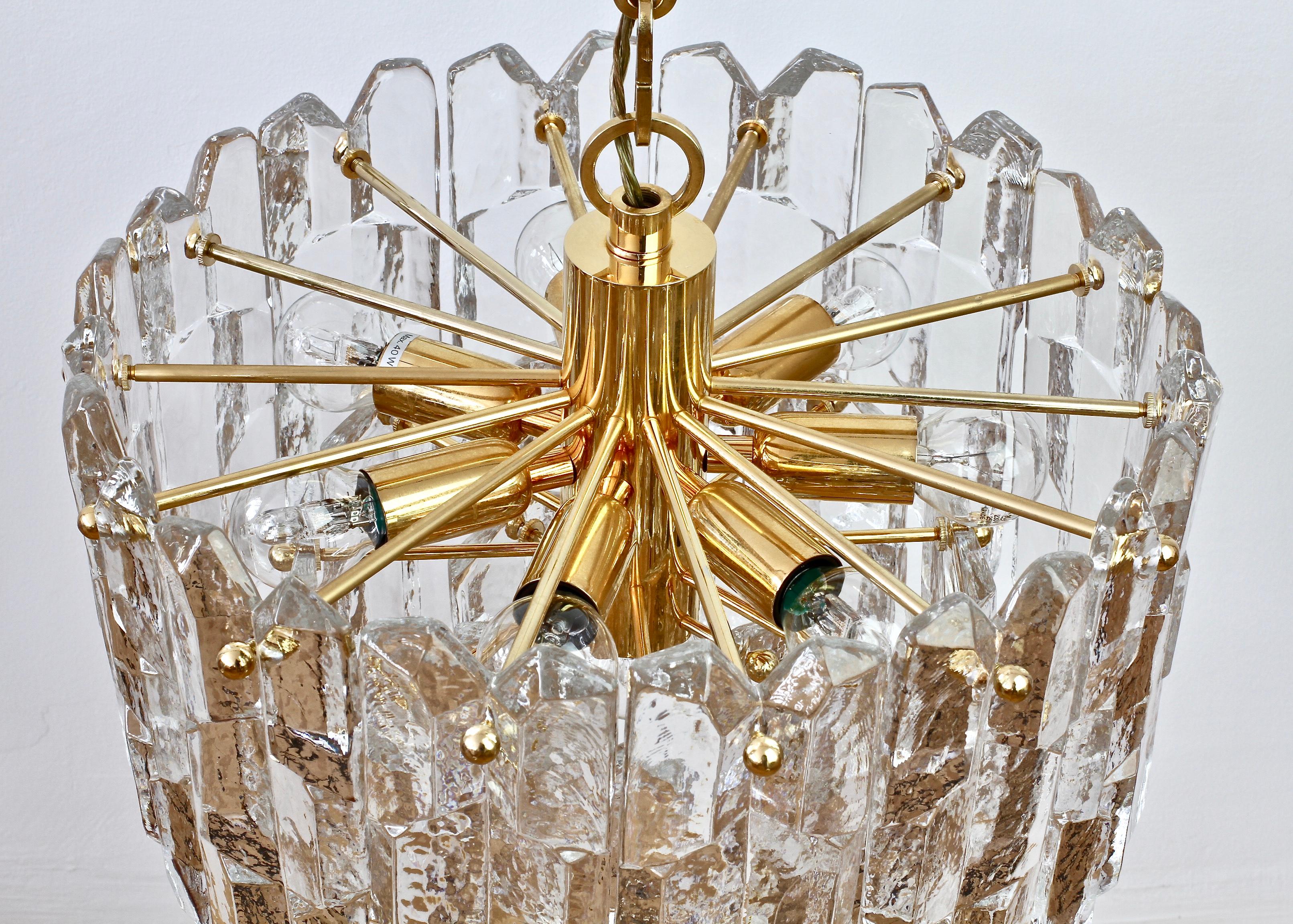 Kalmar Mid-Century Modern Crystal Glass & Gilt Brass Chandelier Austria, 1970s For Sale 6
