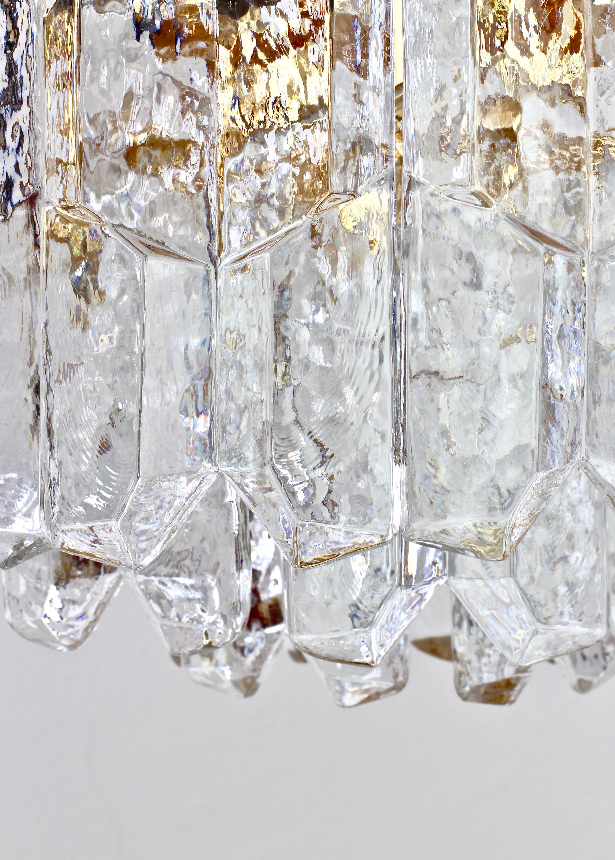 Kalmar Mid-Century Modern Crystal Glass & Gilt Brass Chandelier Austria, 1970s For Sale 8