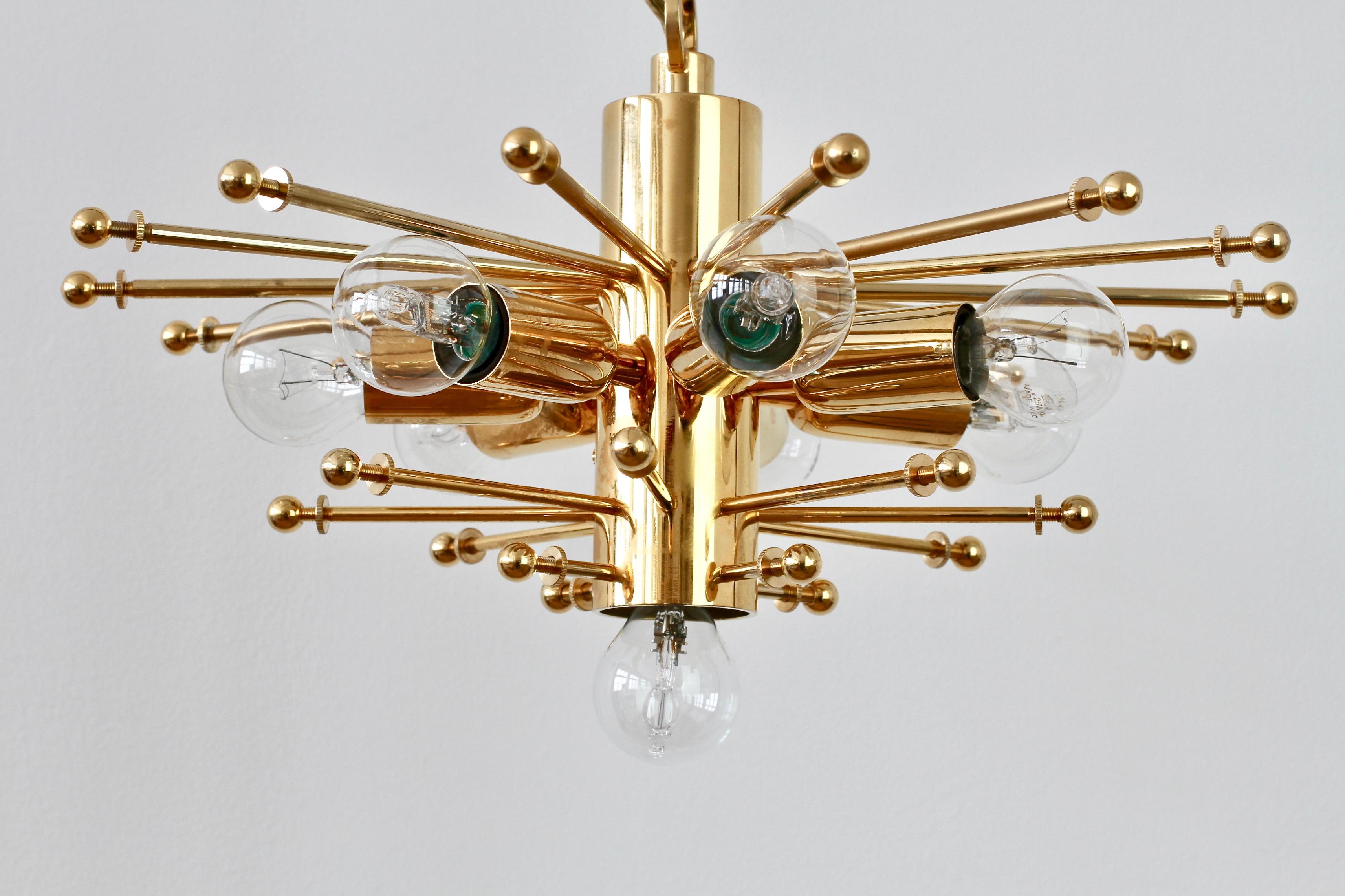 Kalmar Mid-Century Modern Crystal Glass & Gilt Brass Chandelier Austria, 1970s For Sale 10