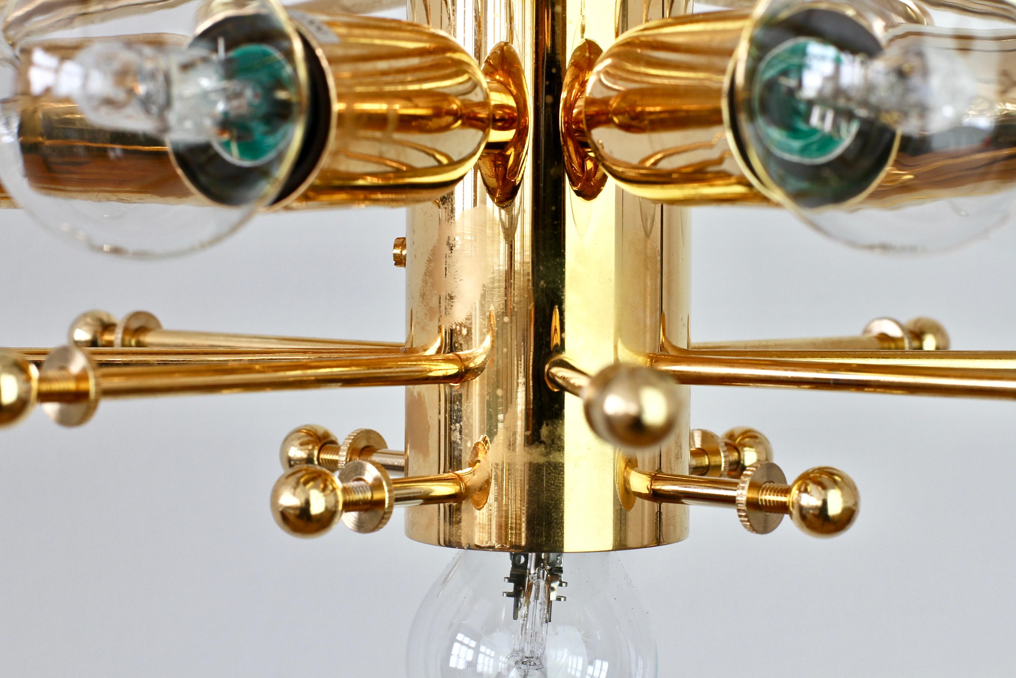 Kalmar Mid-Century Modern Crystal Glass & Gilt Brass Chandelier Austria, 1970s For Sale 13
