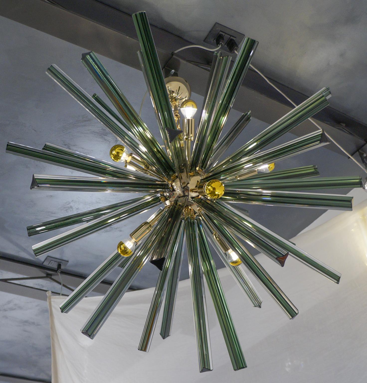 Kalmar Mid-Century Modern Green Triedri Murano Chandelier Sputnik, 1982 For Sale 5