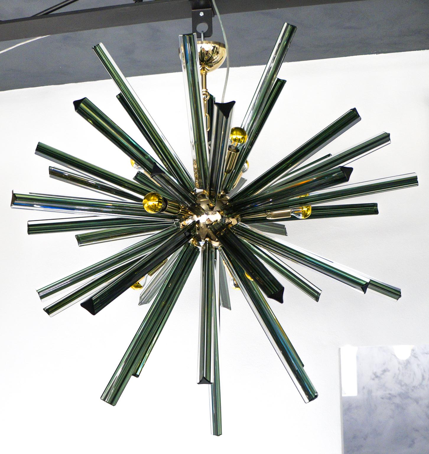 Kalmar Mid-Century Modern Green Triedri Murano Chandelier Sputnik, 1982 For Sale 9