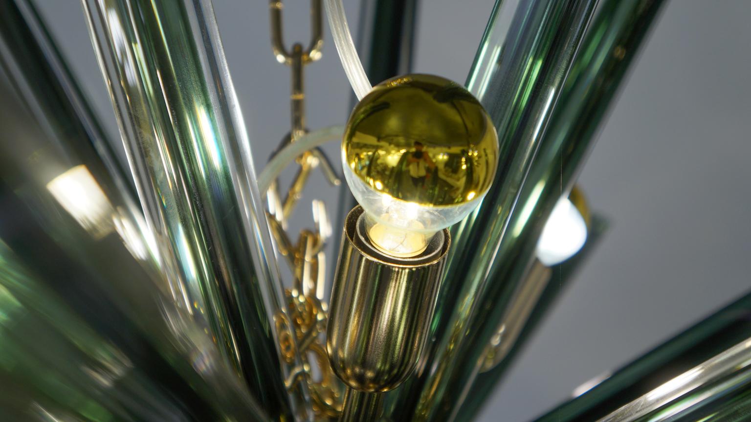 Kalmar Mid-Century Modern Green Triedri Murano Chandelier Sputnik, 1982 For Sale 1