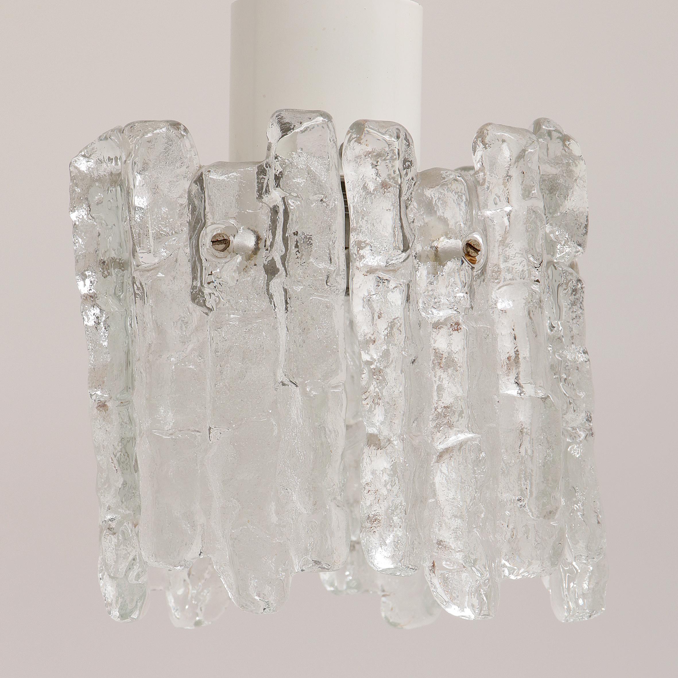 Kalmar Murano Glass Ceiling Lamp, 1960 Austria. A Beautiful Hanging Lamp from K In Good Condition For Sale In Oostrum-Venray, NL