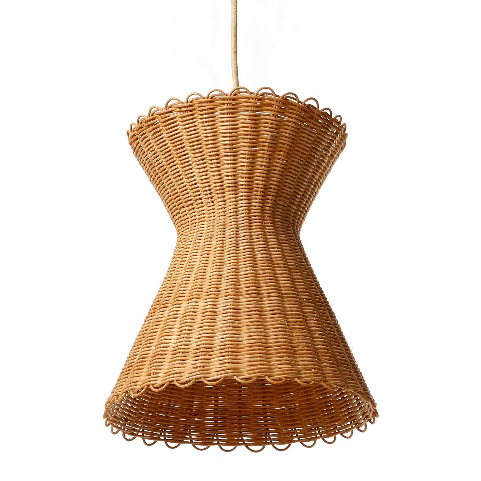 Austrian Kalmar Pendant Light 'Kiwi', Wicker Brass, 1960