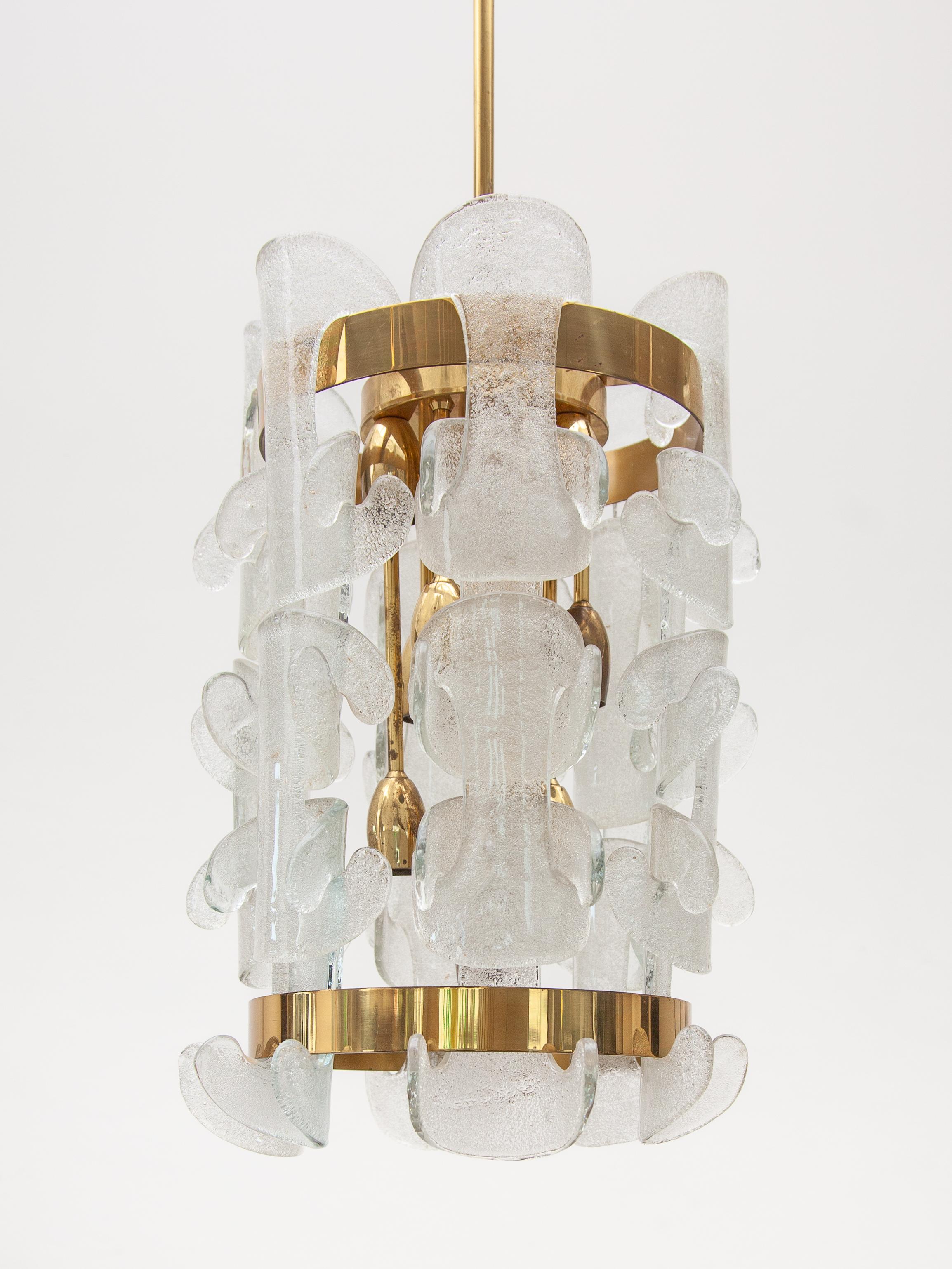 Doré Lustre Kalmar en verre et laiton, 1970, modèle 